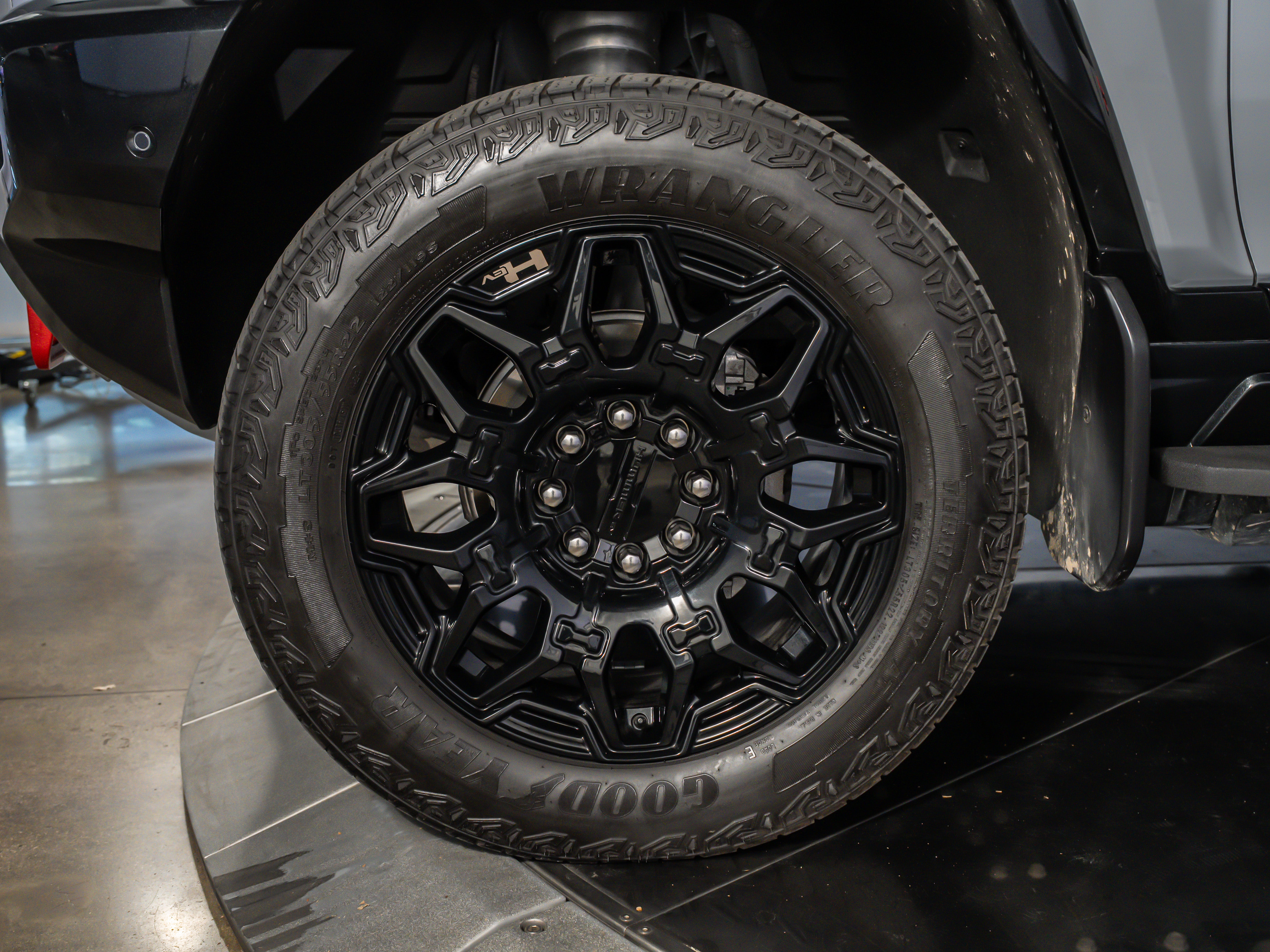 2024 GMC HUMMER EV SUV 2X