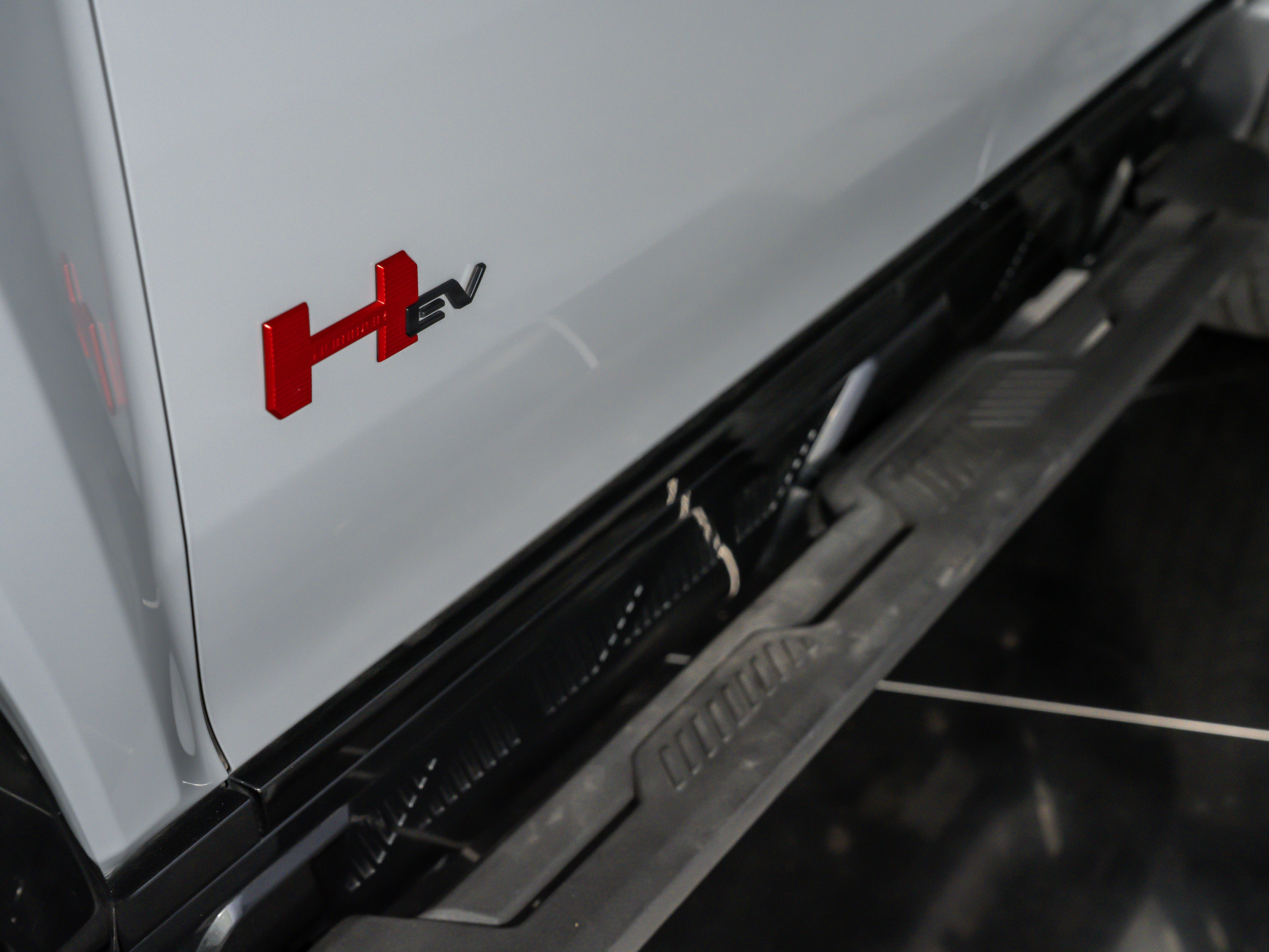 2024 GMC HUMMER EV SUV 2X