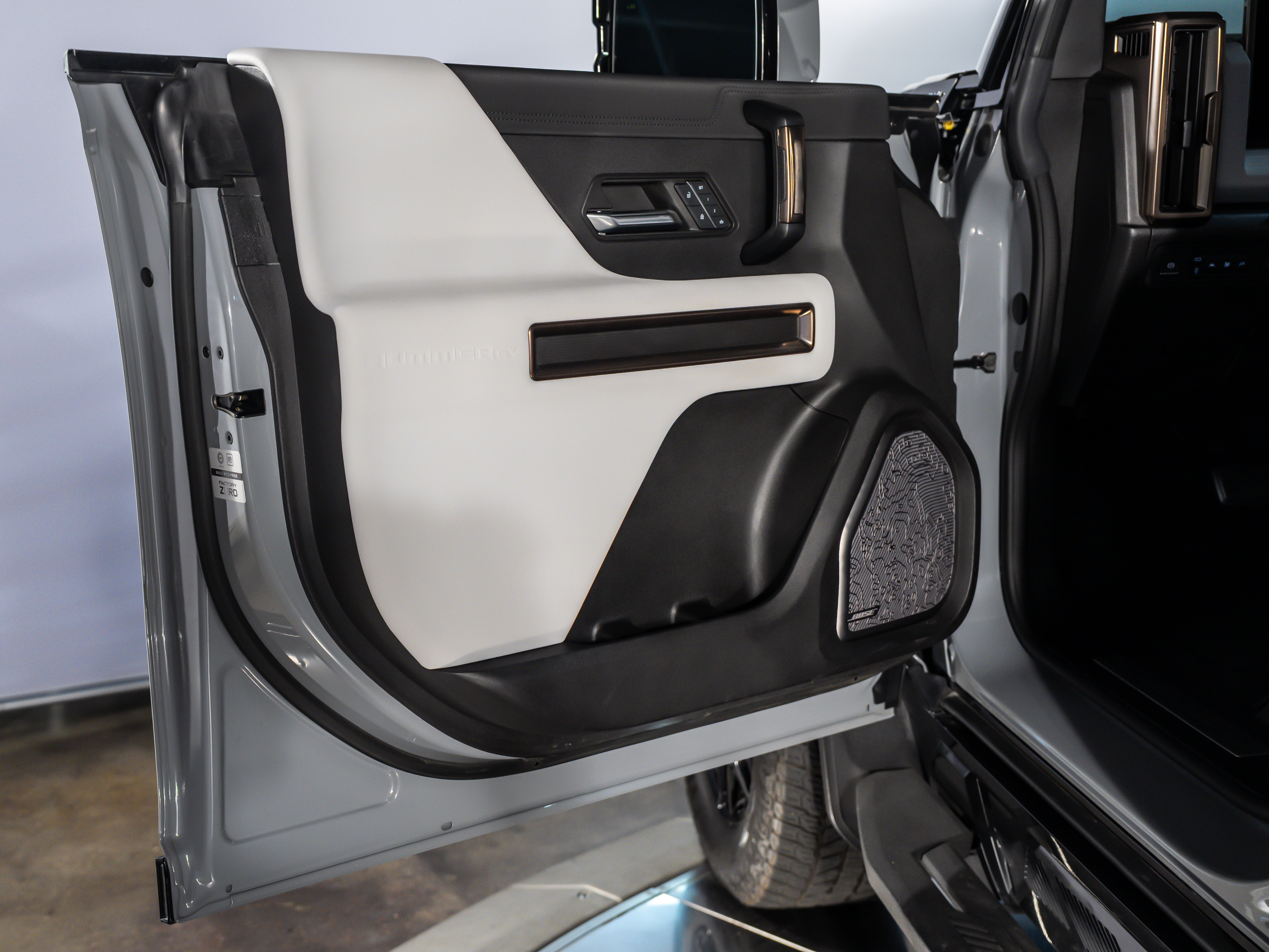 2024 GMC HUMMER EV SUV 2X