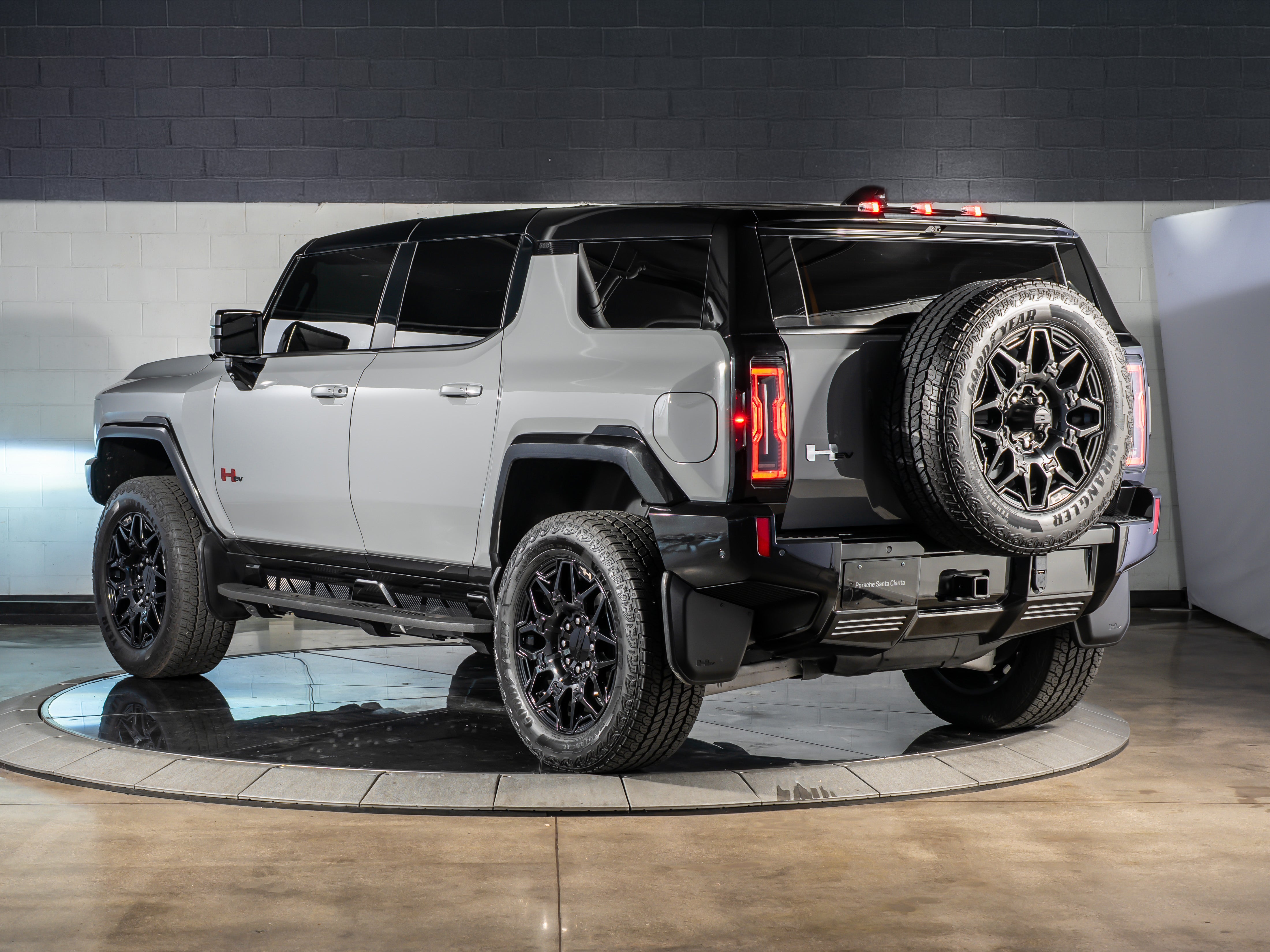 2024 GMC HUMMER EV SUV 2X
