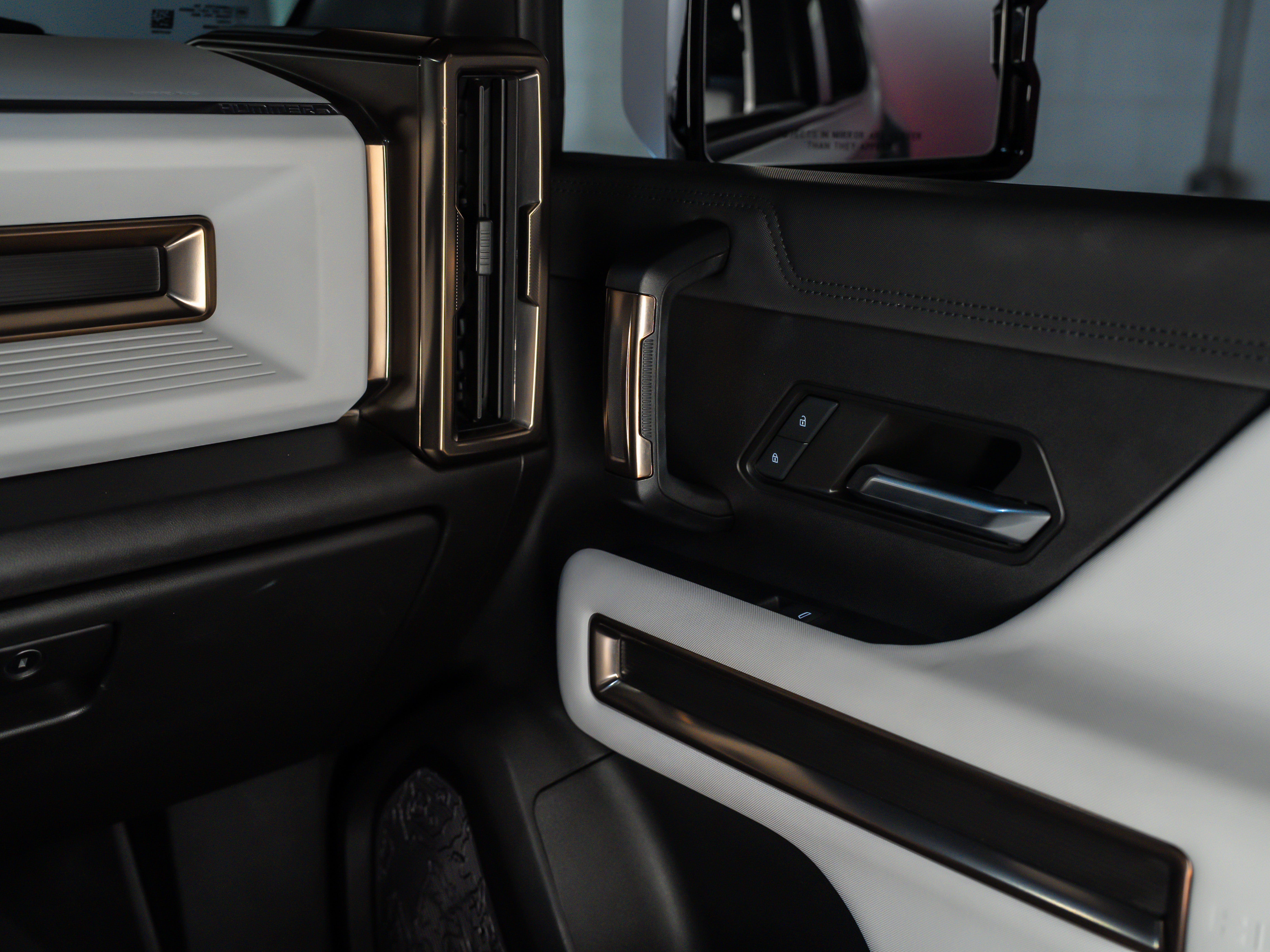 2024 GMC HUMMER EV SUV 2X