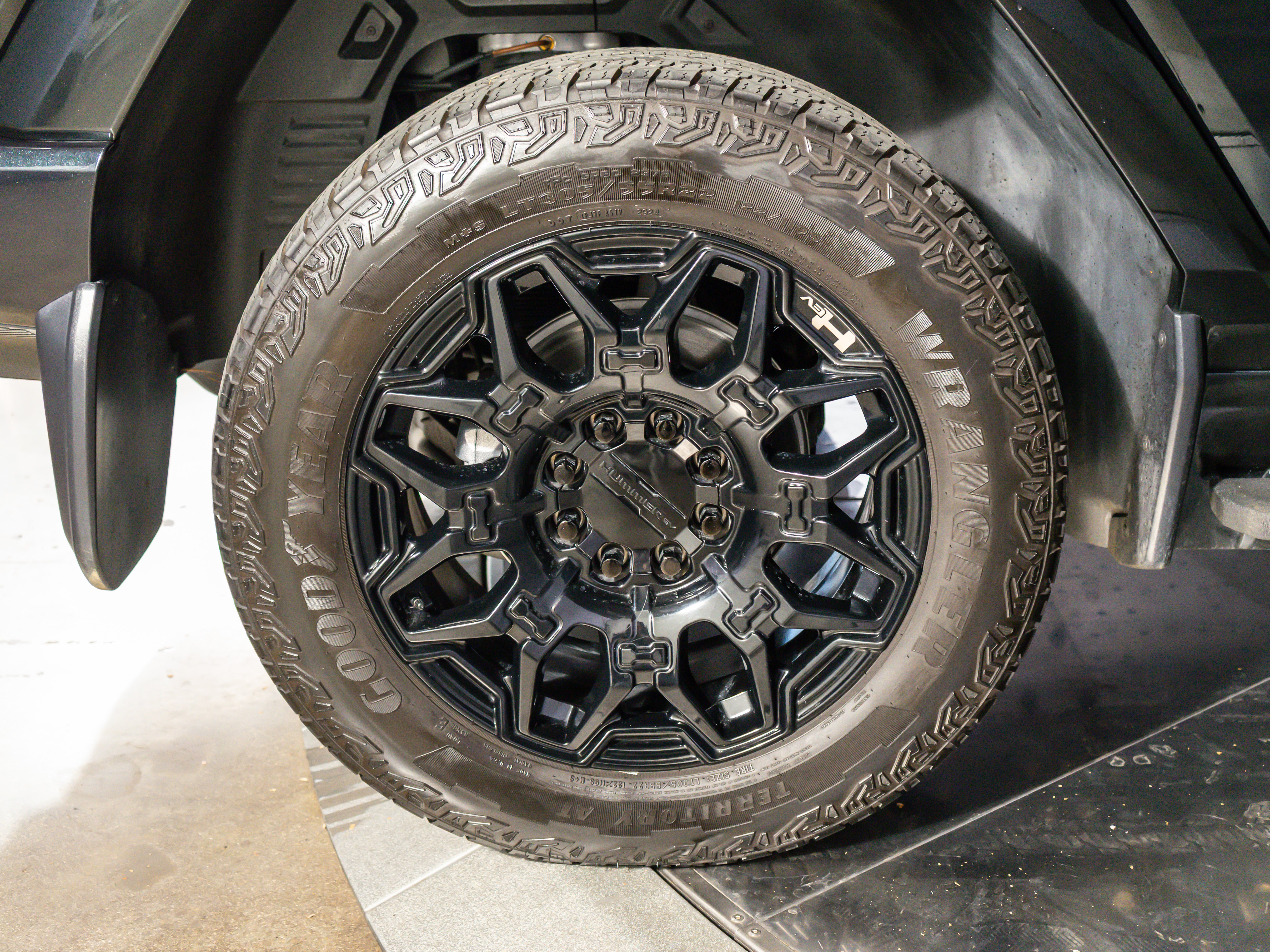 2025 GMC HUMMER EV Pickup e4WD 2X