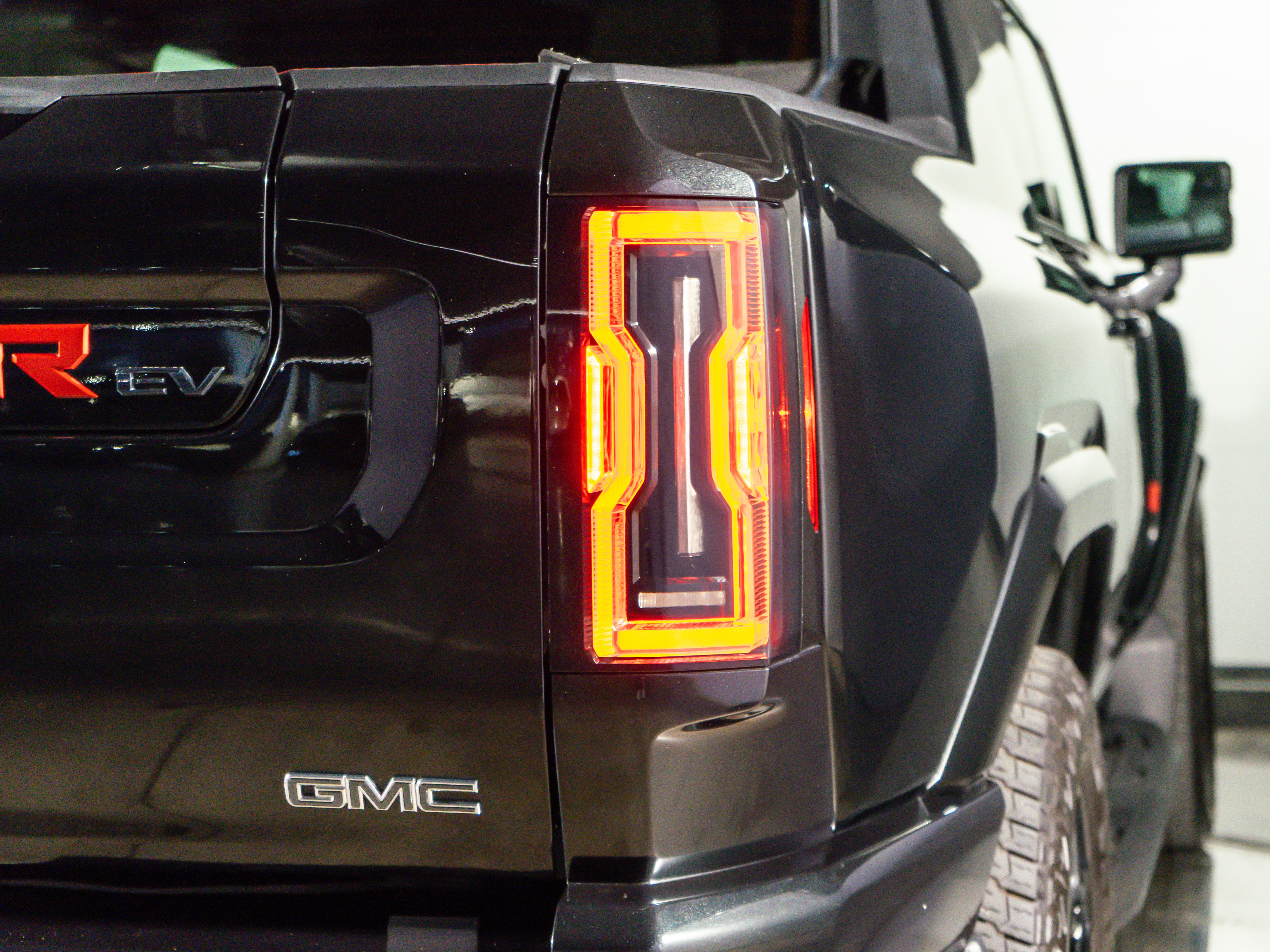 2025 GMC HUMMER EV Pickup e4WD 2X