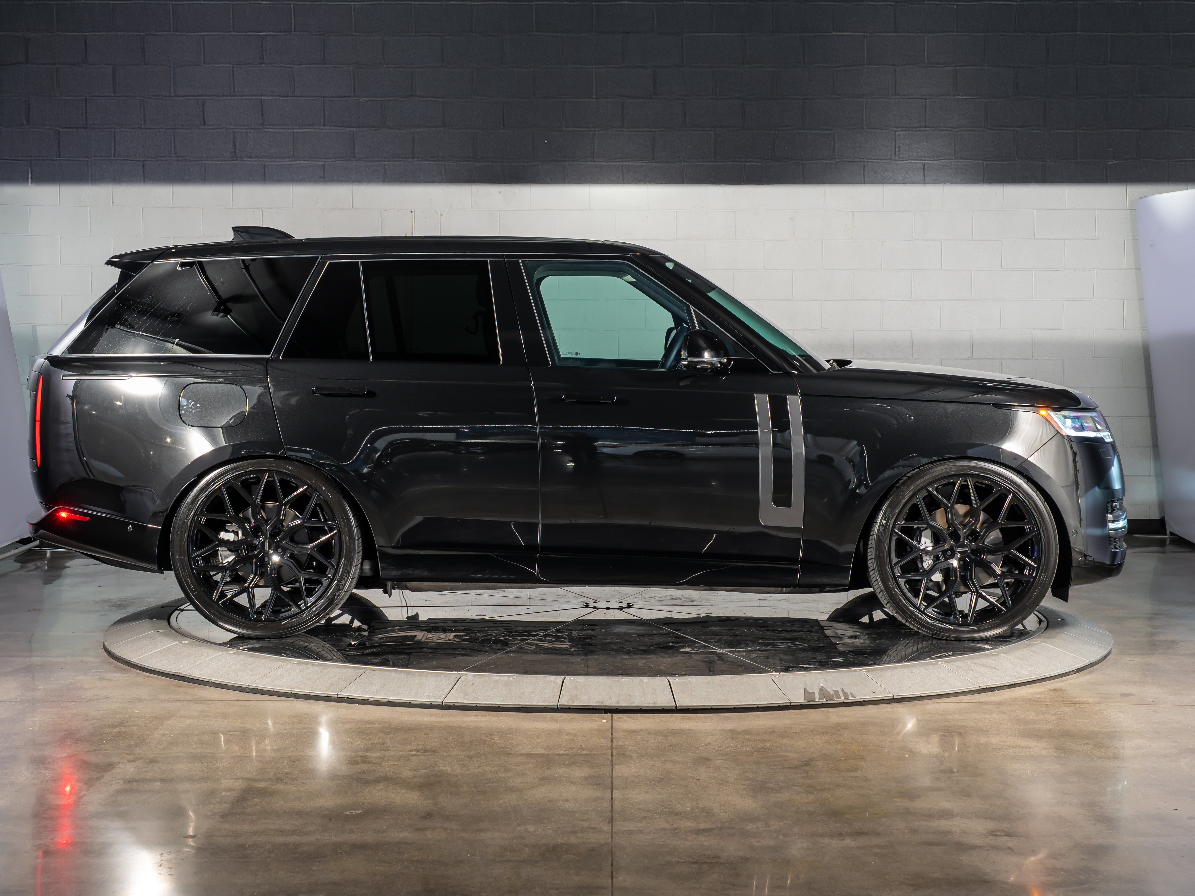 2026 Land Rover Range Rover P400 SE