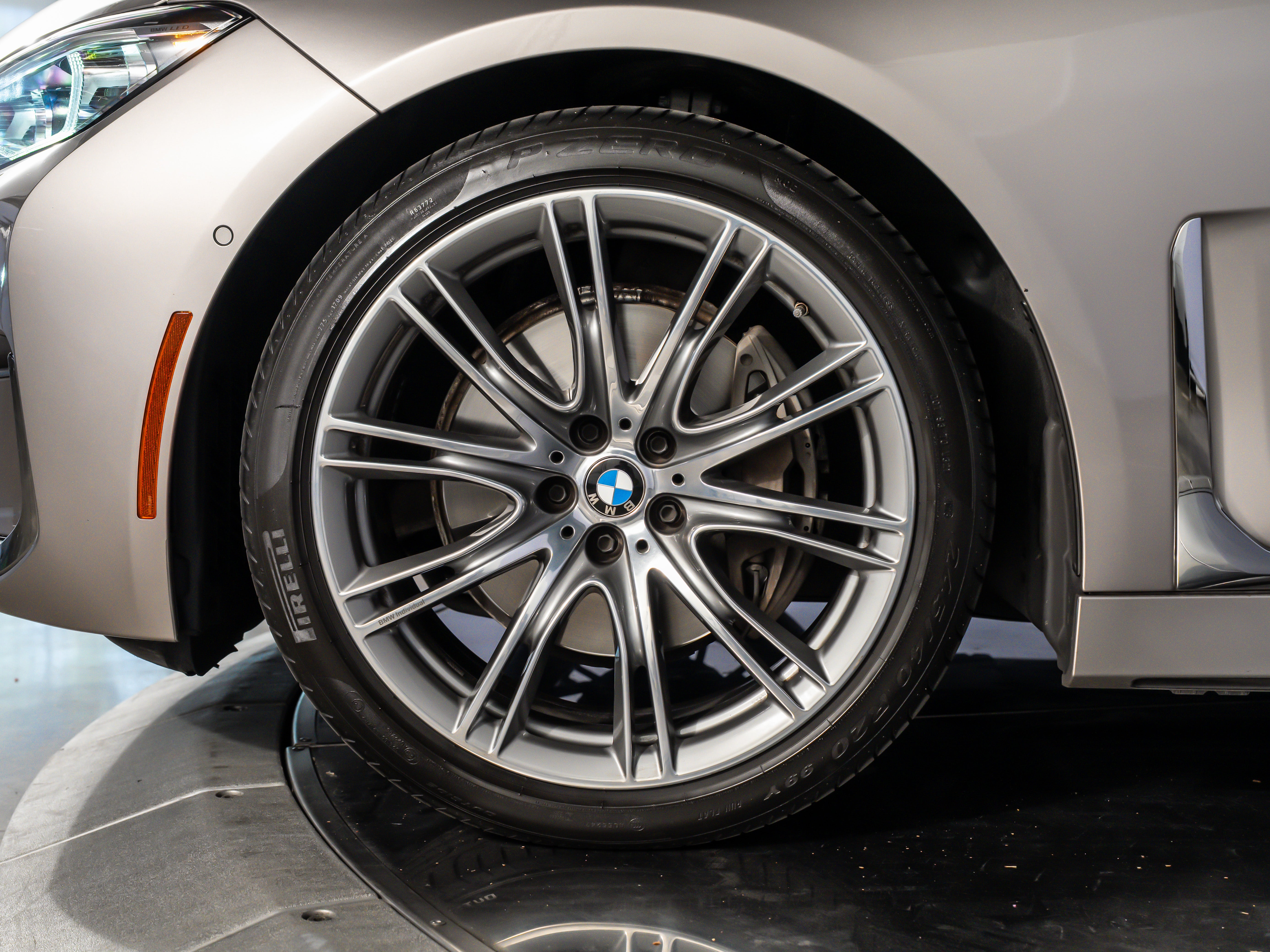 2021 BMW 740i 740i