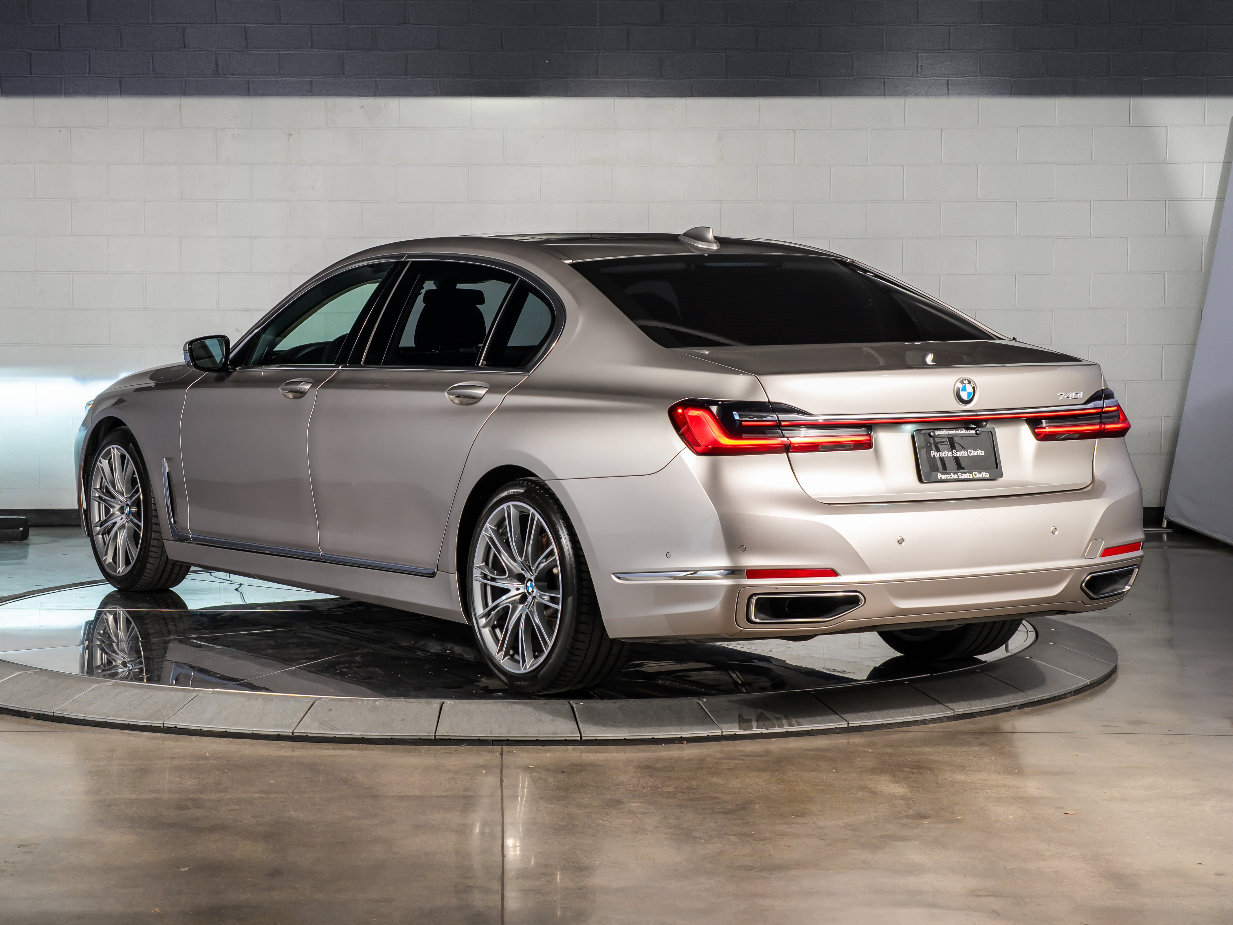 2021 BMW 740i 740i