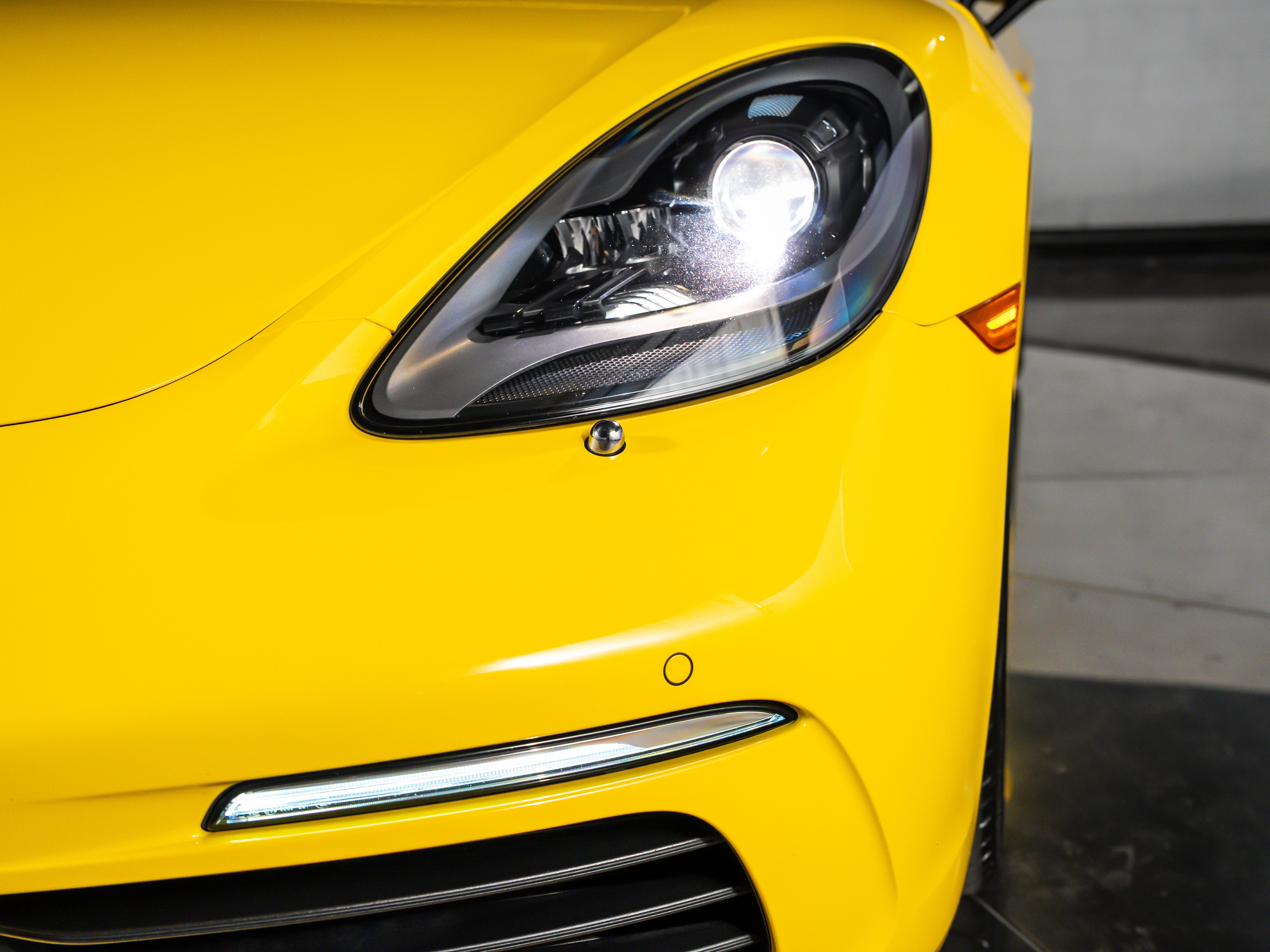 2023 Porsche 718 Cayman Base