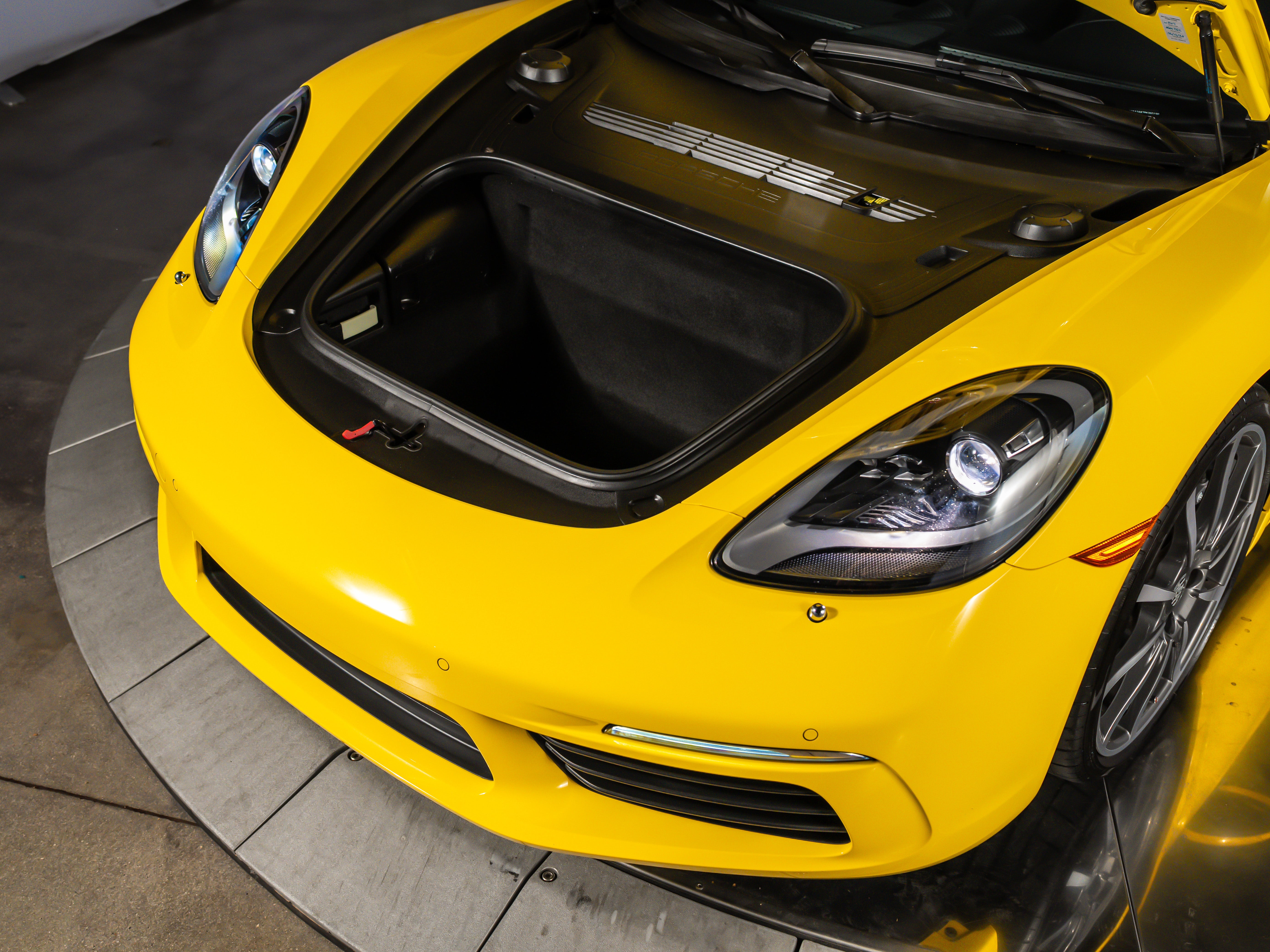 2023 Porsche 718 Cayman Base