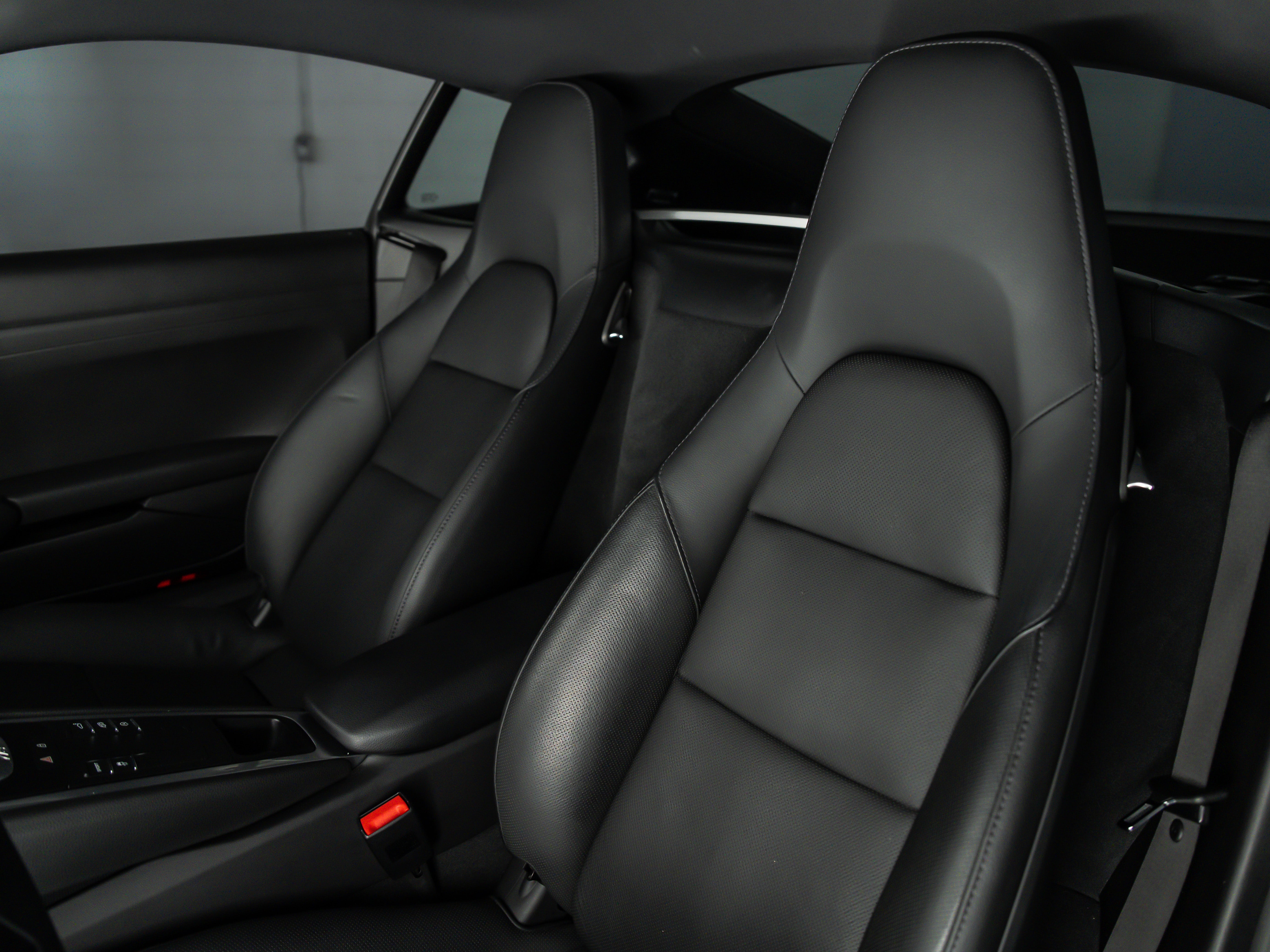 2023 Porsche 718 Cayman Base