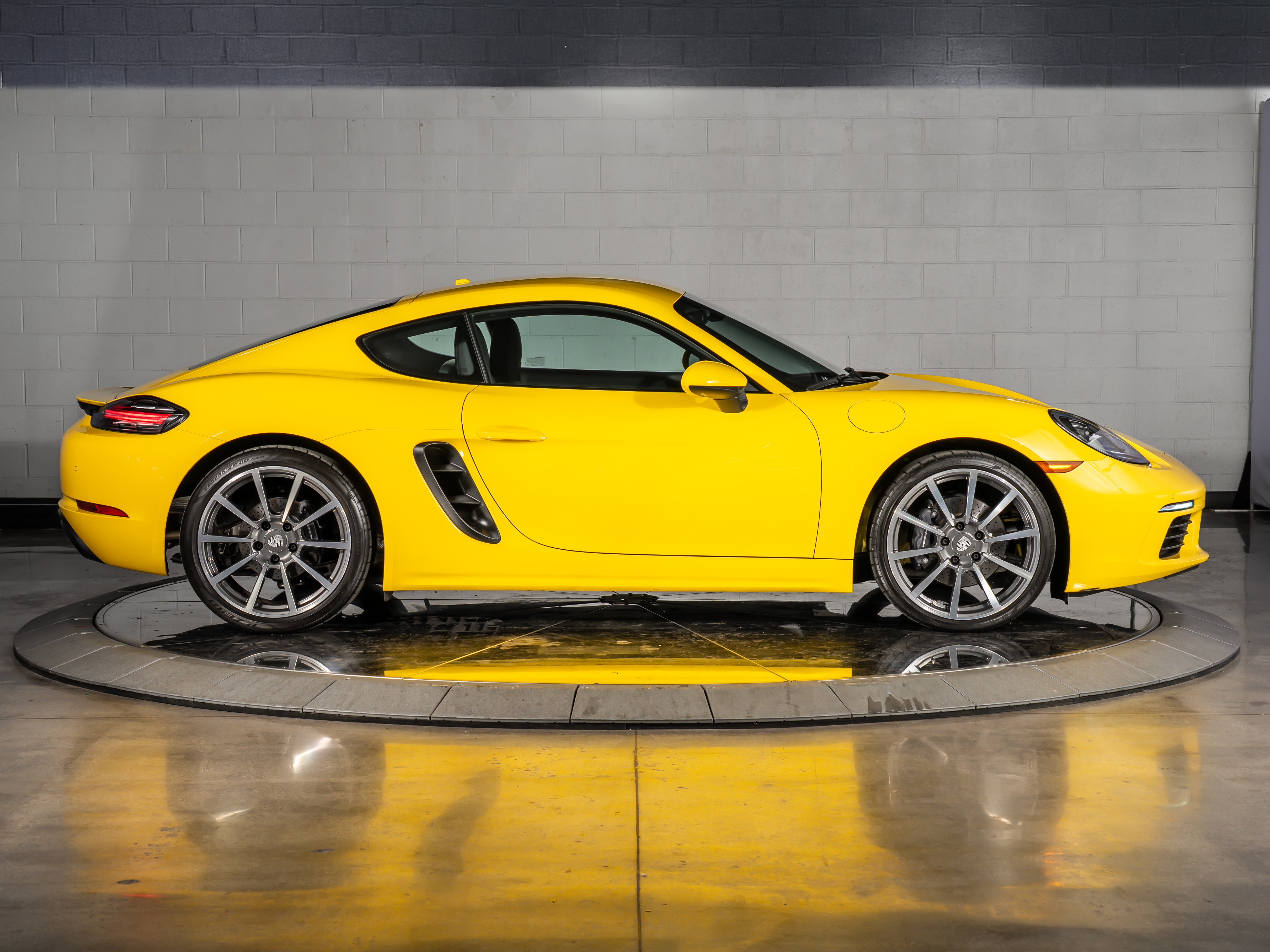 2023 Porsche 718 Cayman Base