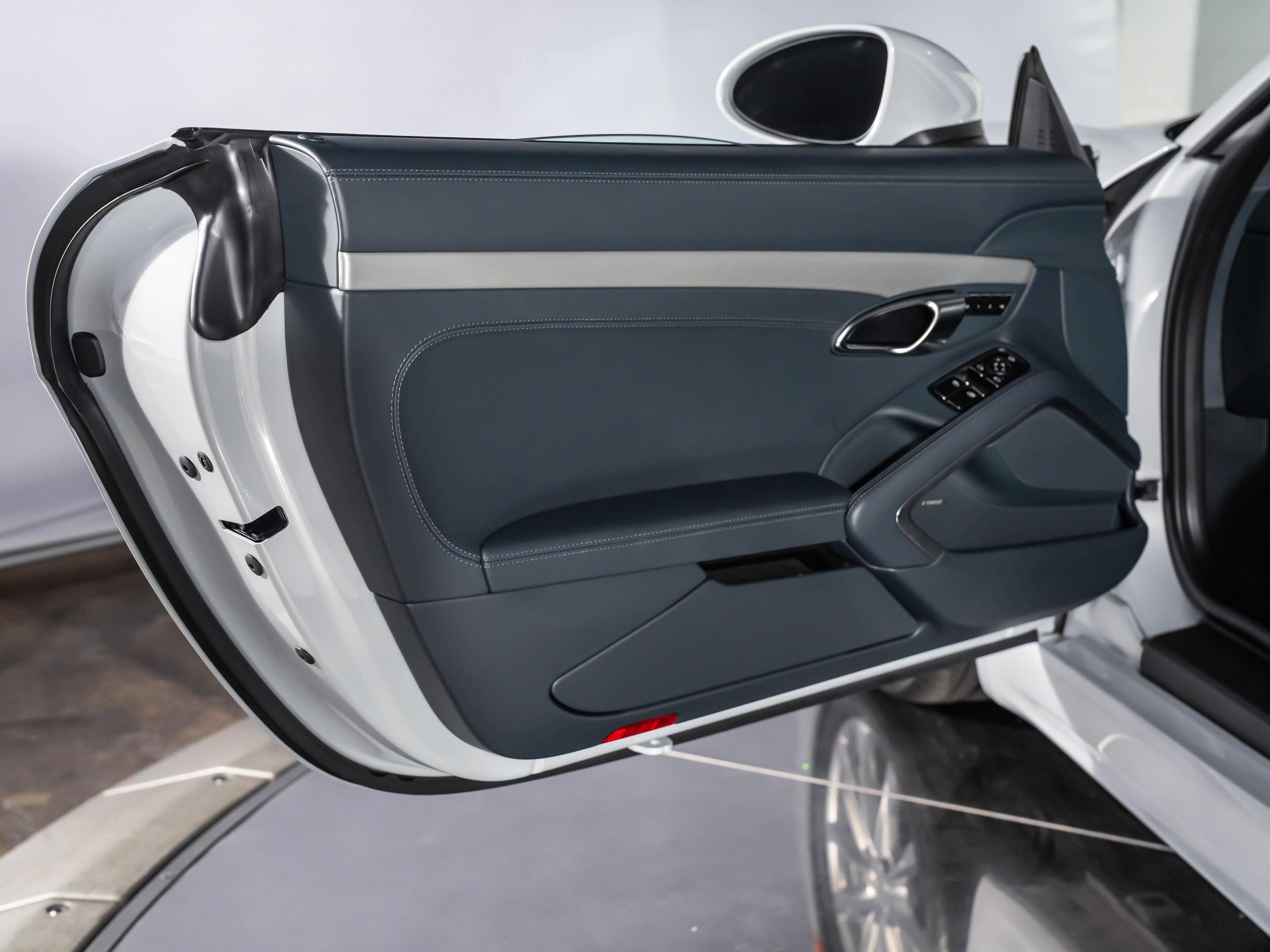2025 Porsche 718 Cayman Base