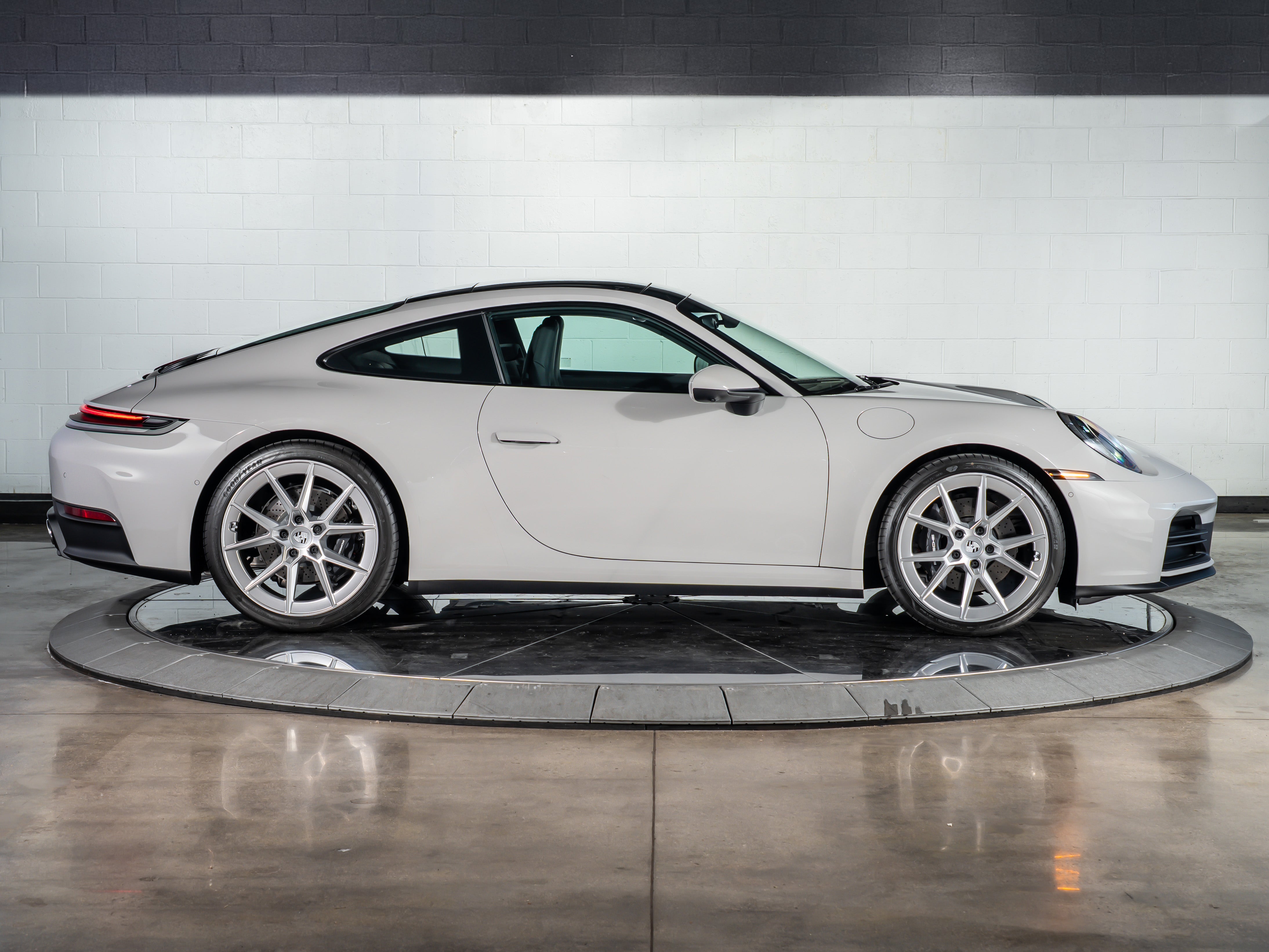 2026 Porsche 911 Carrera
