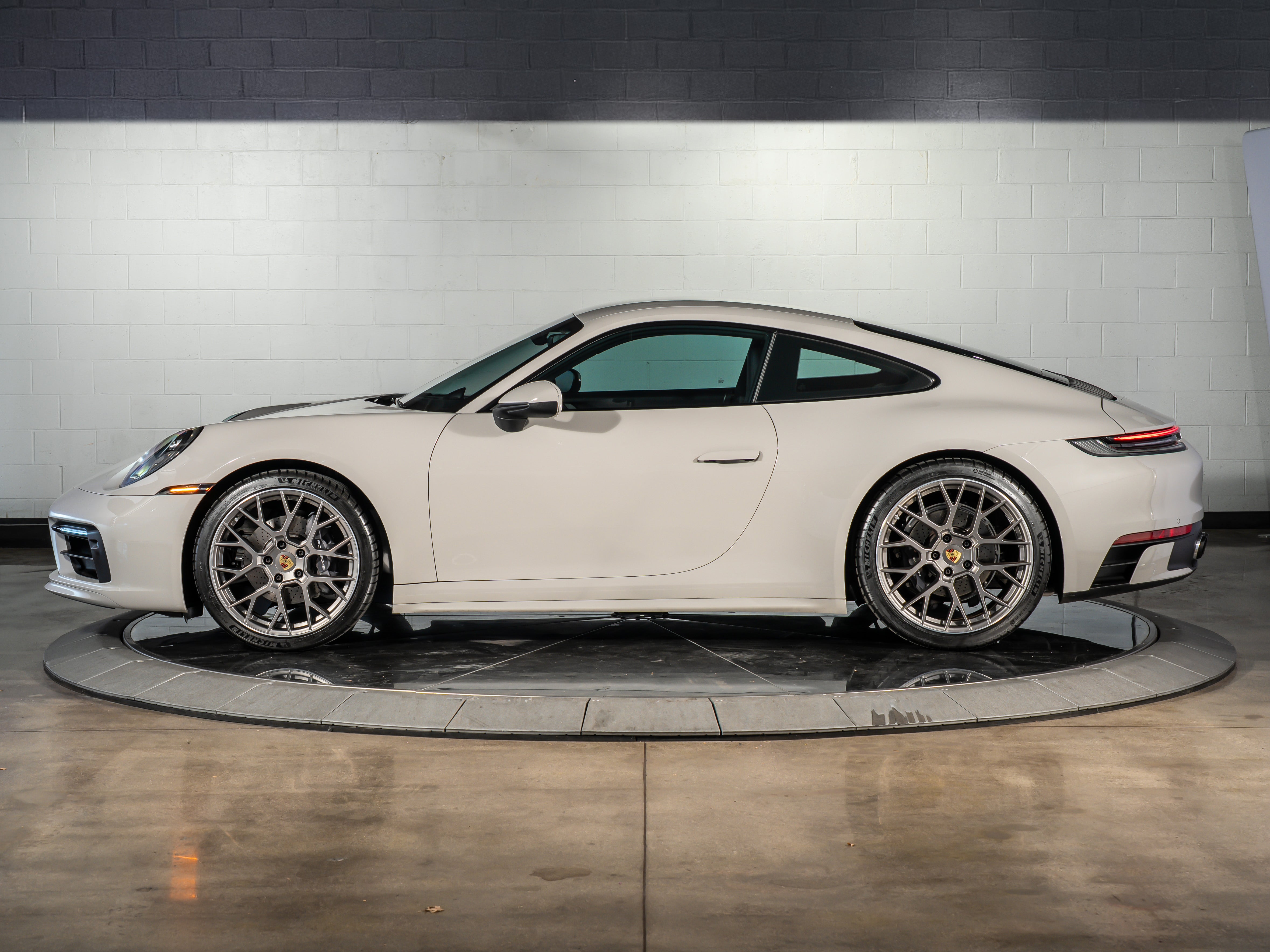 2024 Porsche 911 Carrera