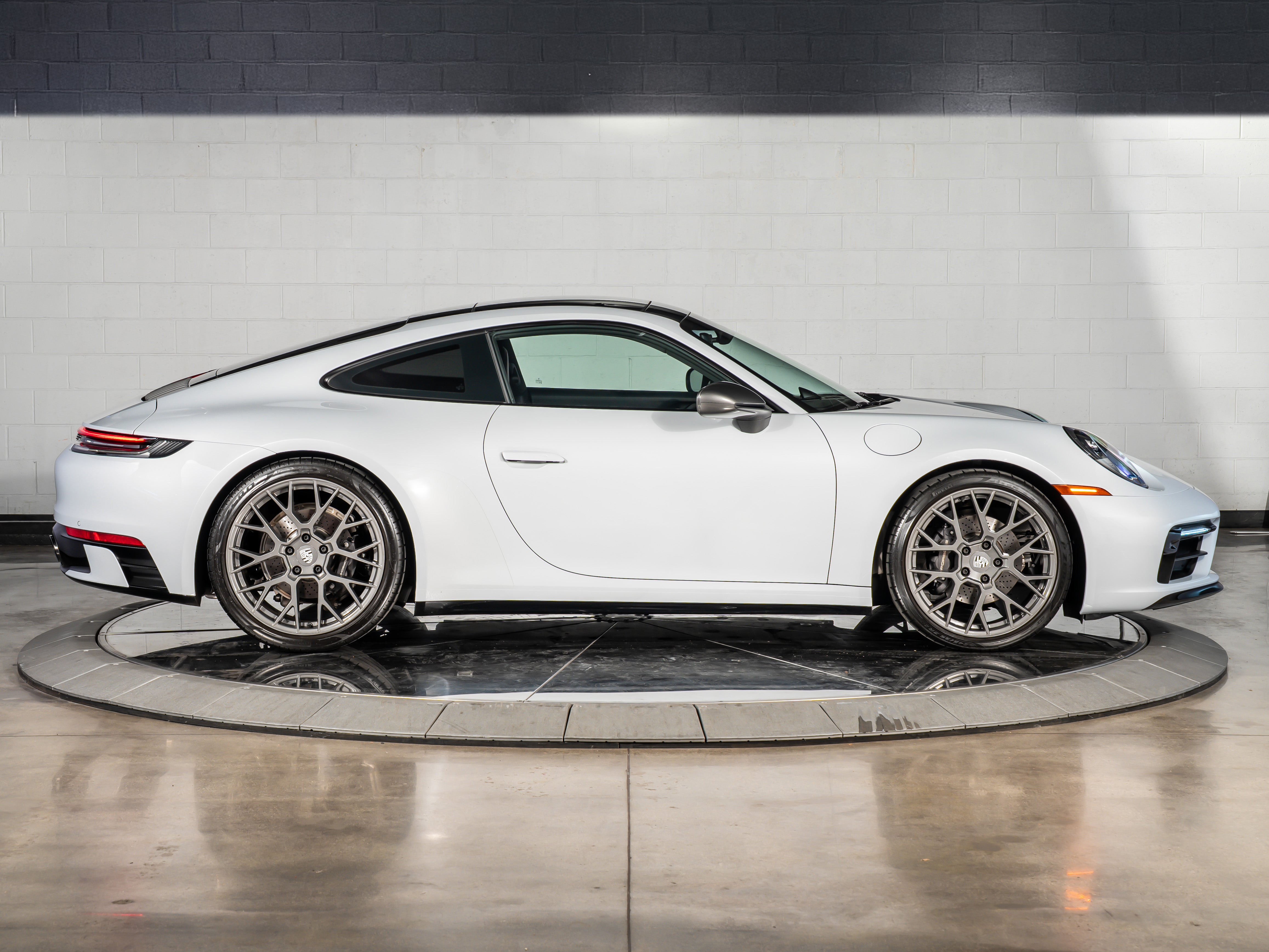 2024 Porsche 911 Carrera