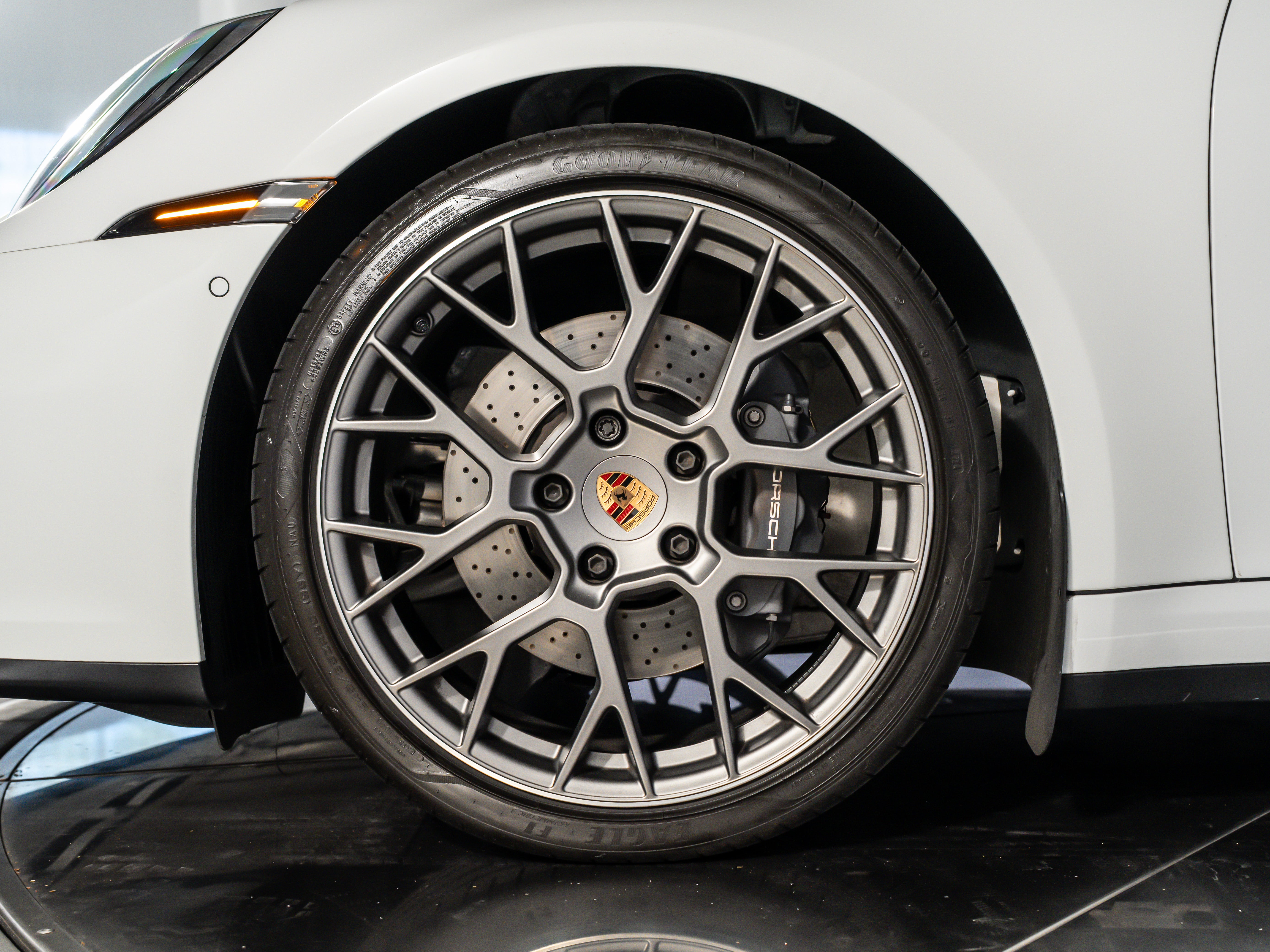 2025 Porsche 911 Carrera