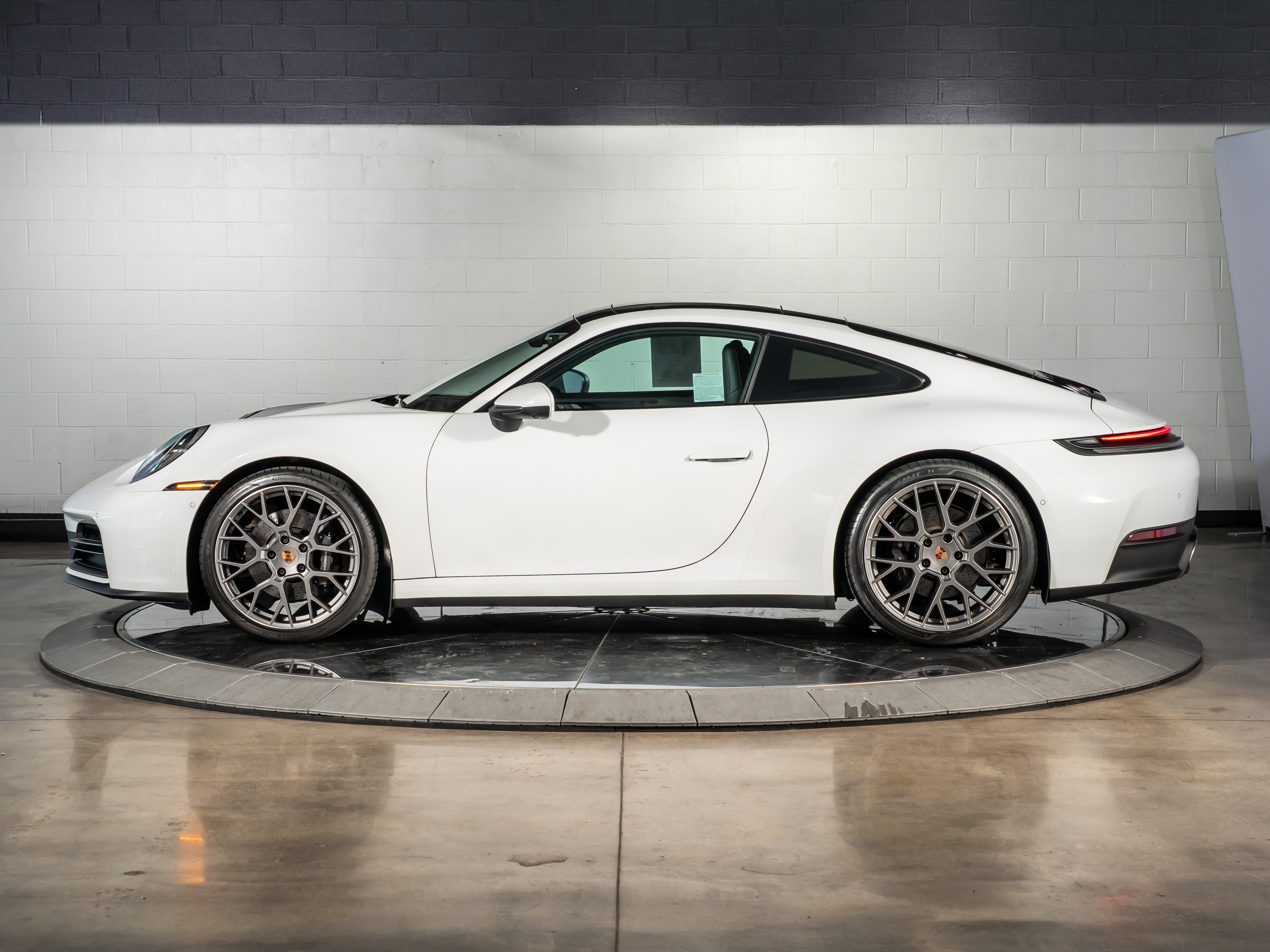 2025 Porsche 911 Carrera