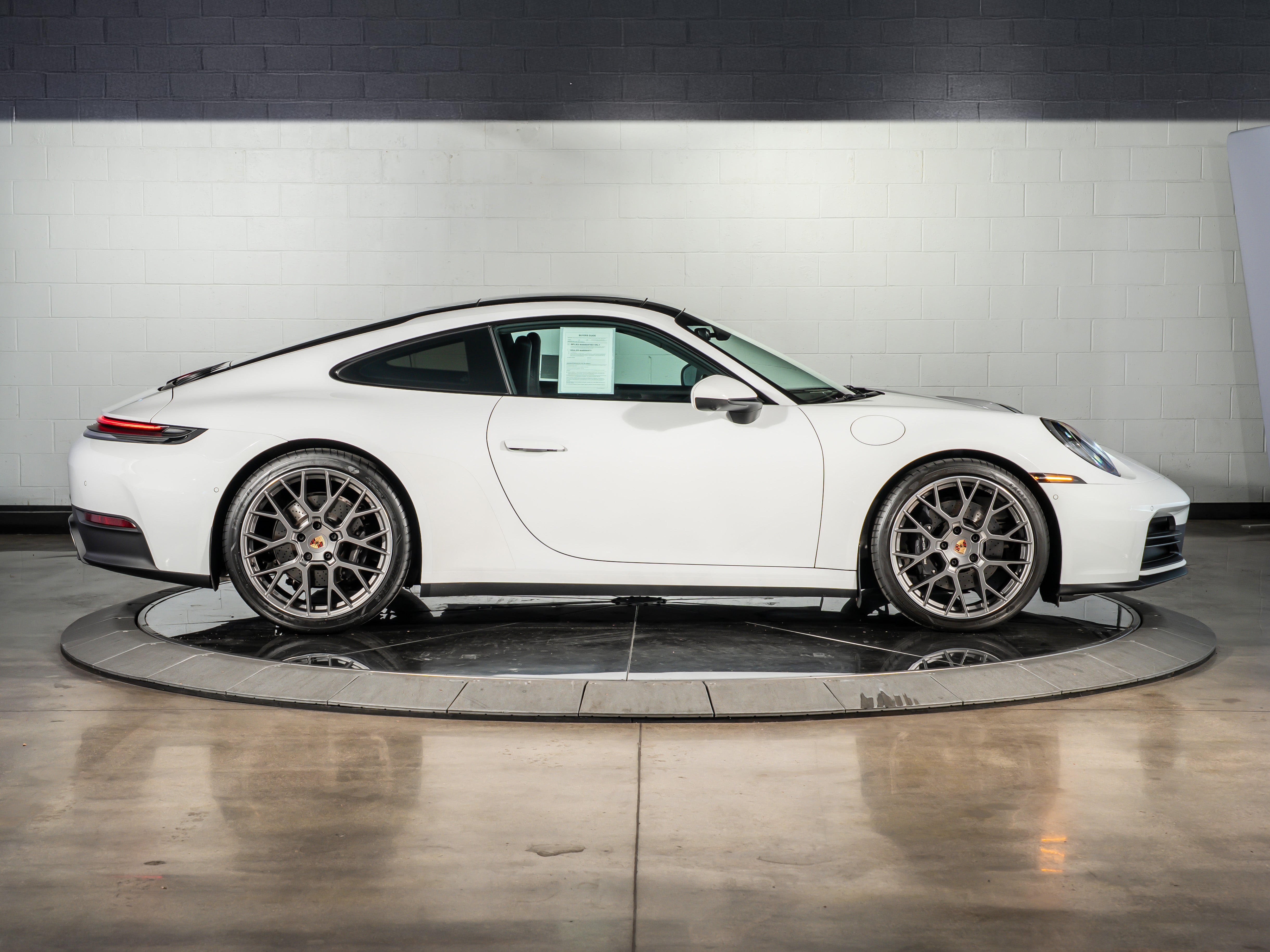 2025 Porsche 911 Carrera