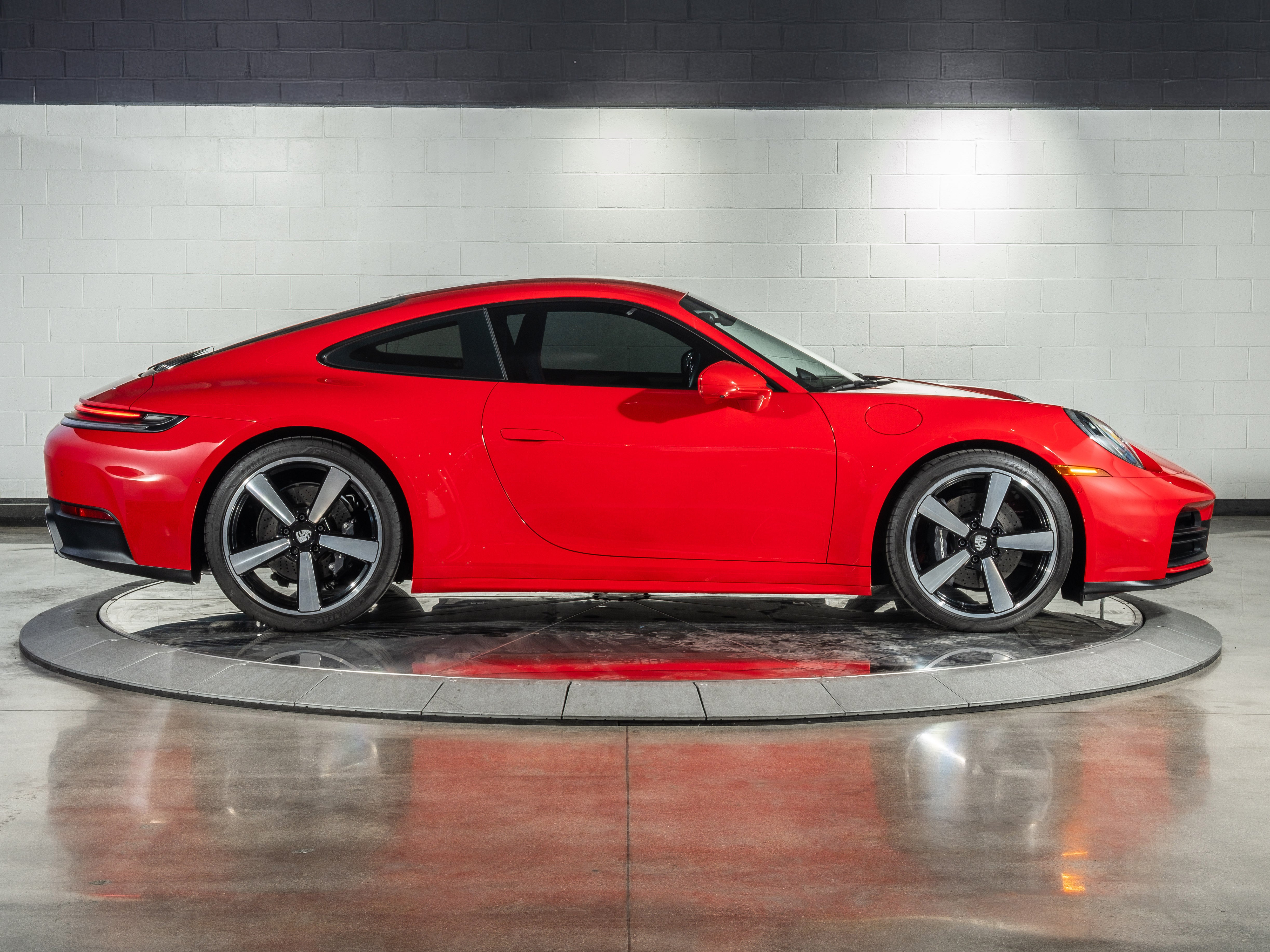 2025 Porsche 911 Carrera