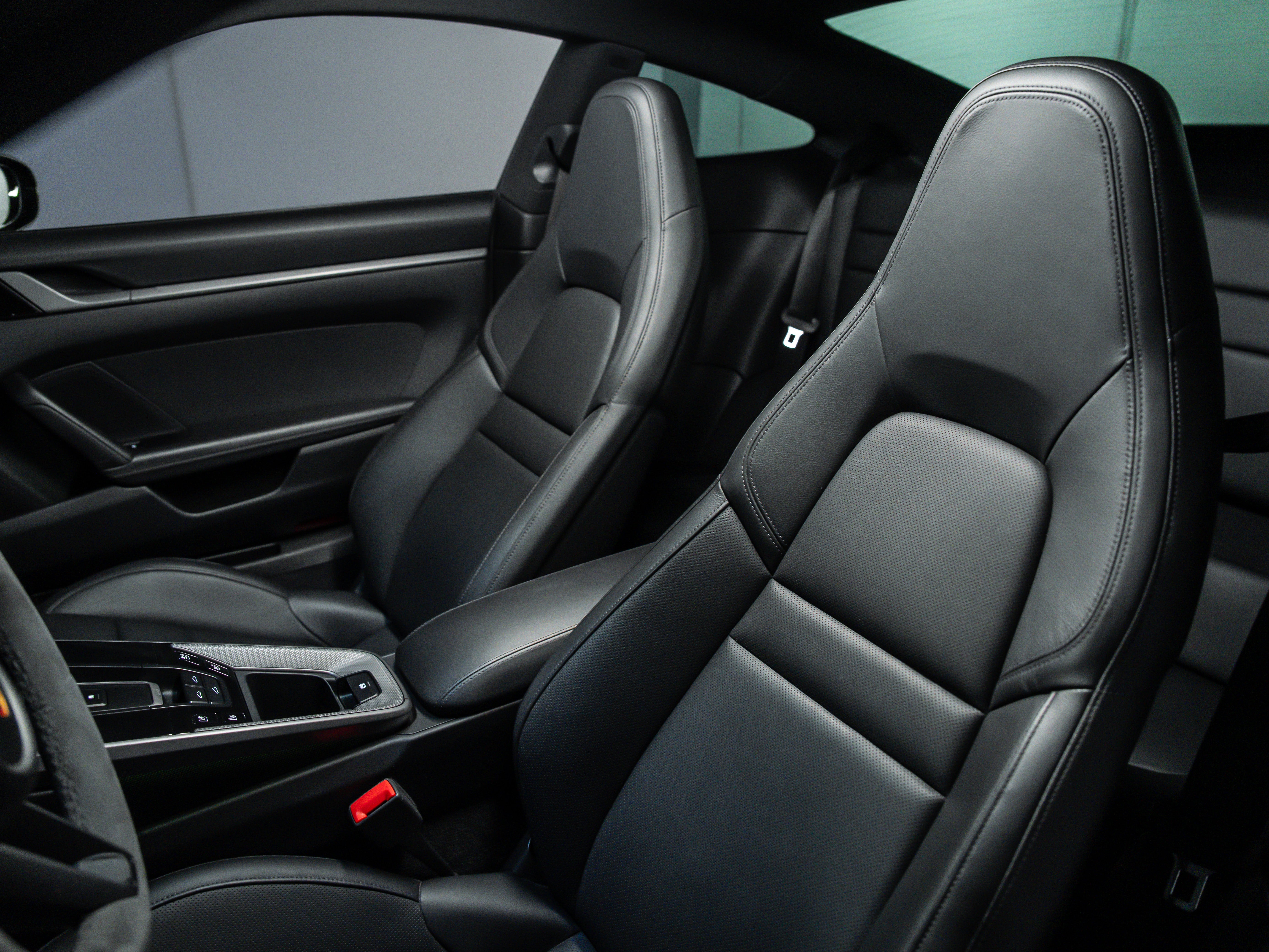 2021 Porsche 911 Carrera 4
