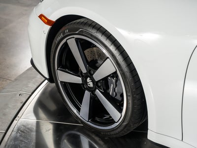2025 Porsche 911 Carrera