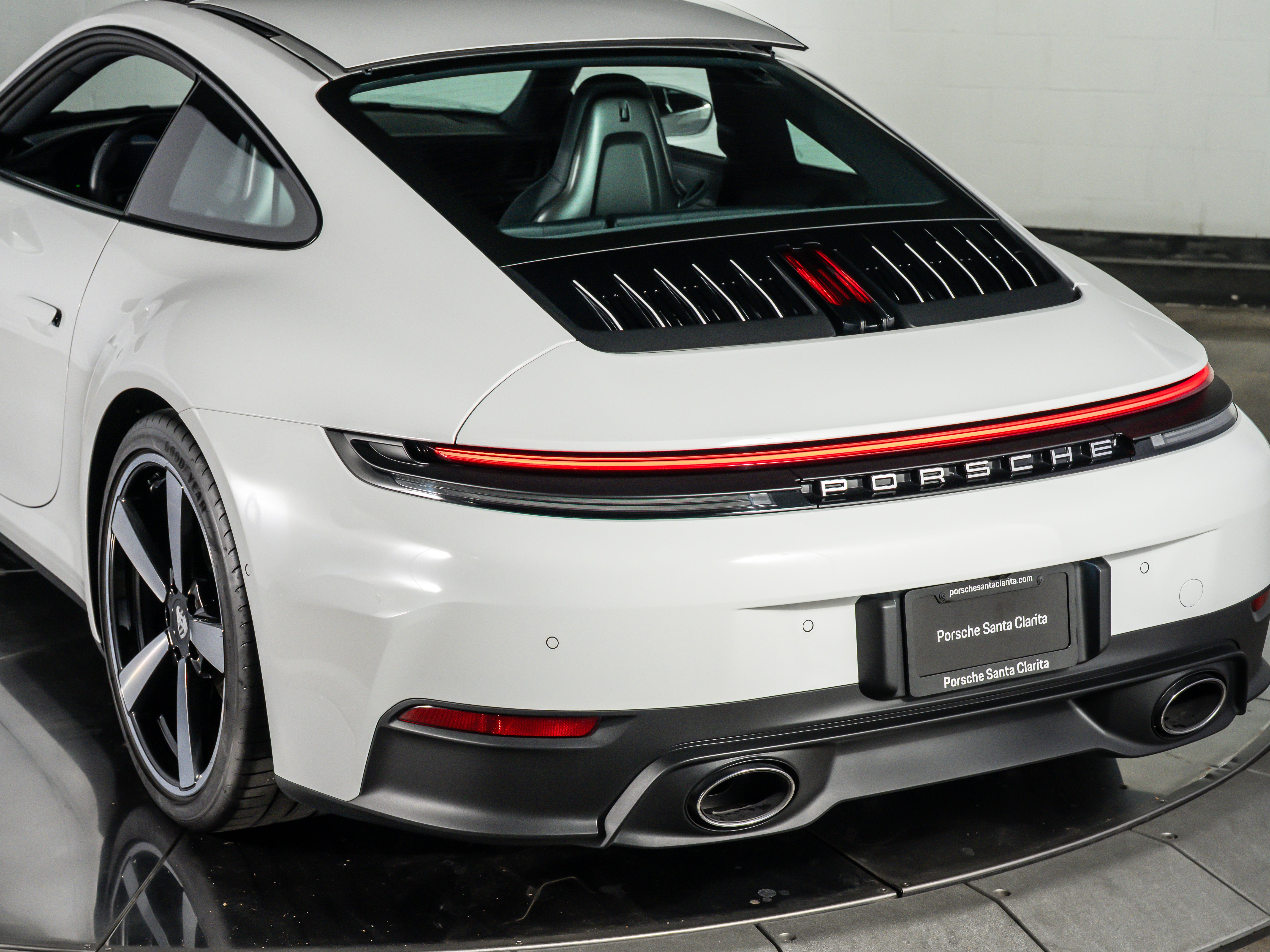 2025 Porsche 911 Carrera