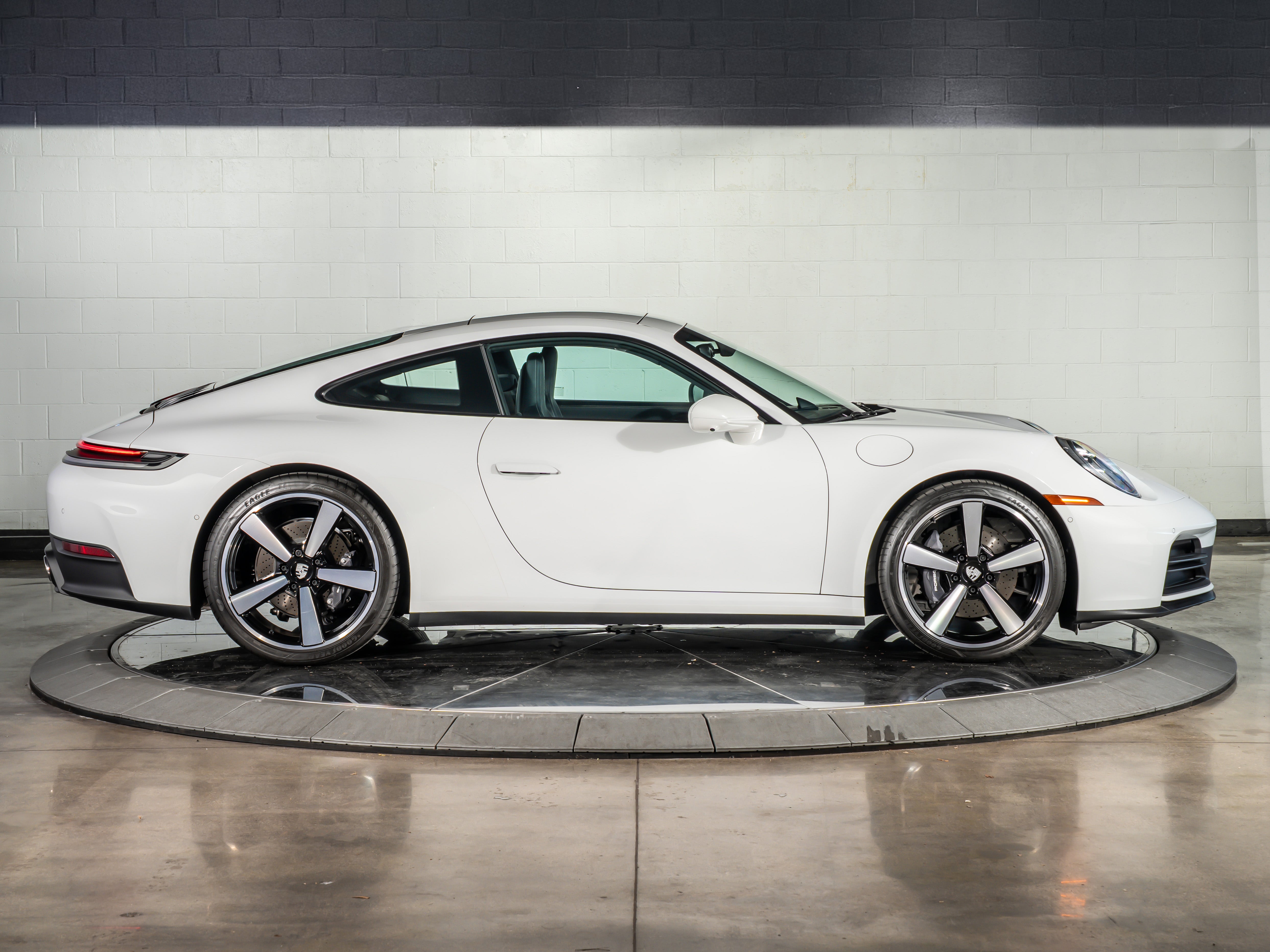 2025 Porsche 911 Carrera