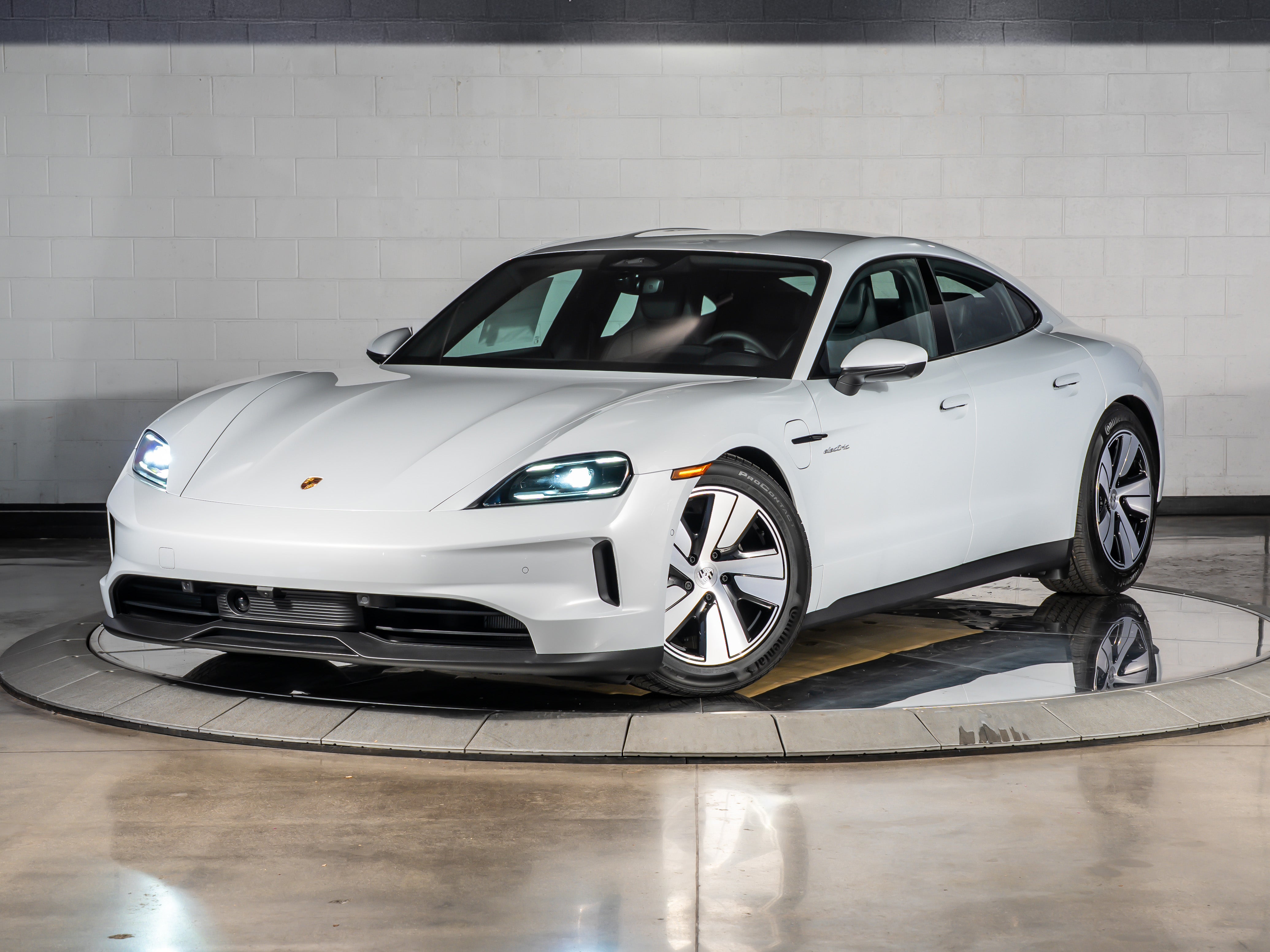 2026 Porsche Taycan 4