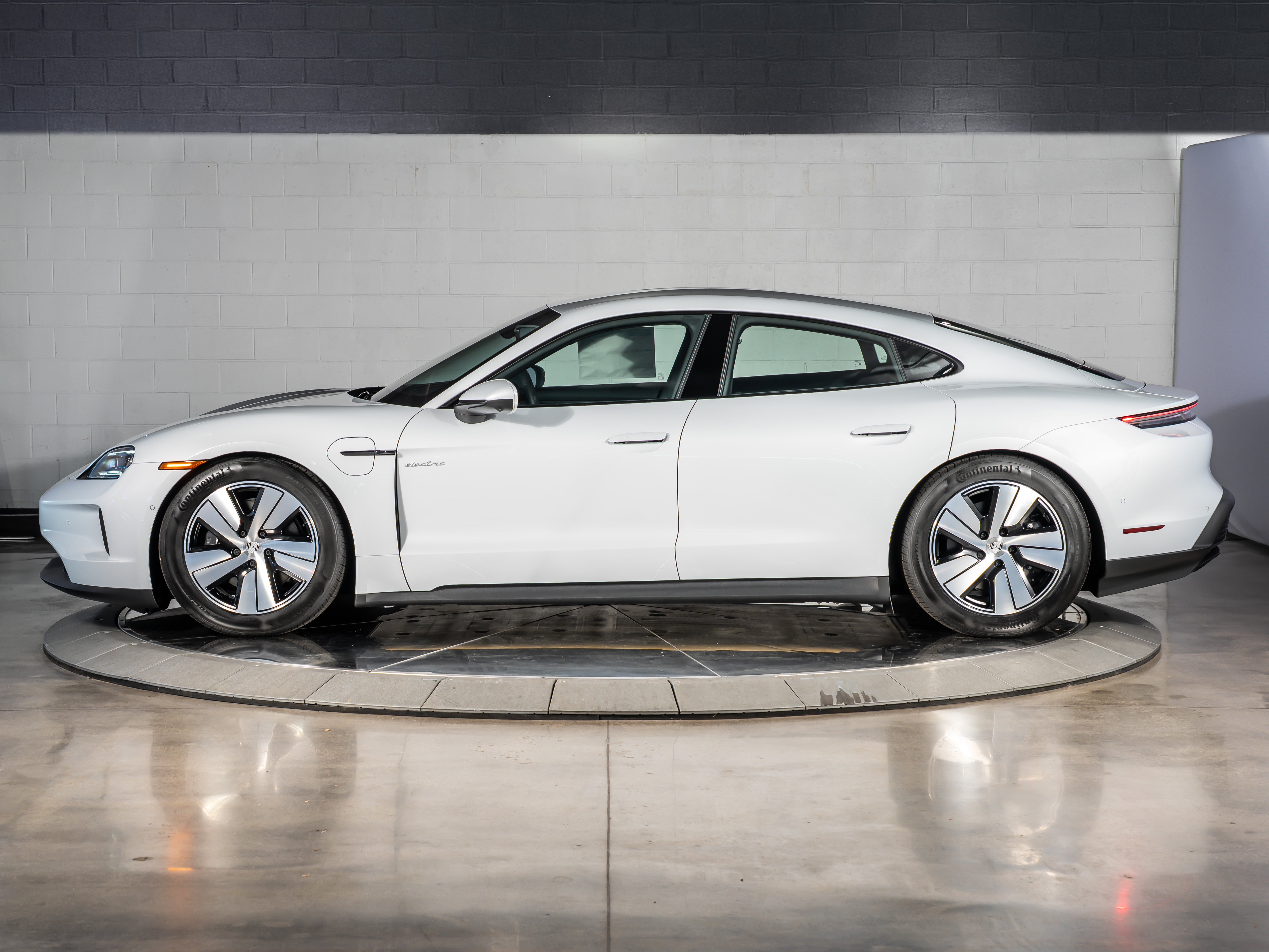 2026 Porsche Taycan 4