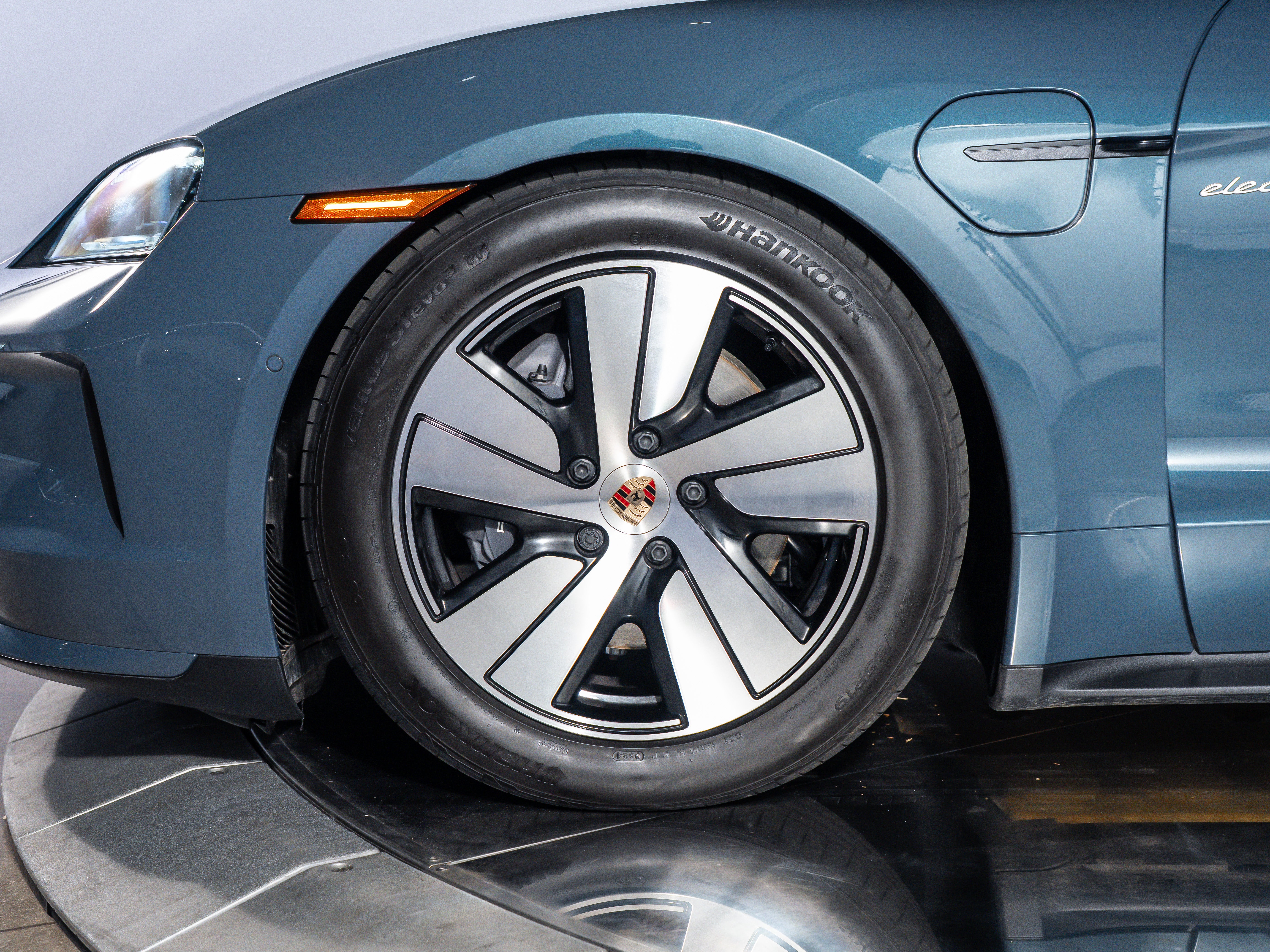 2025 Porsche Taycan Base