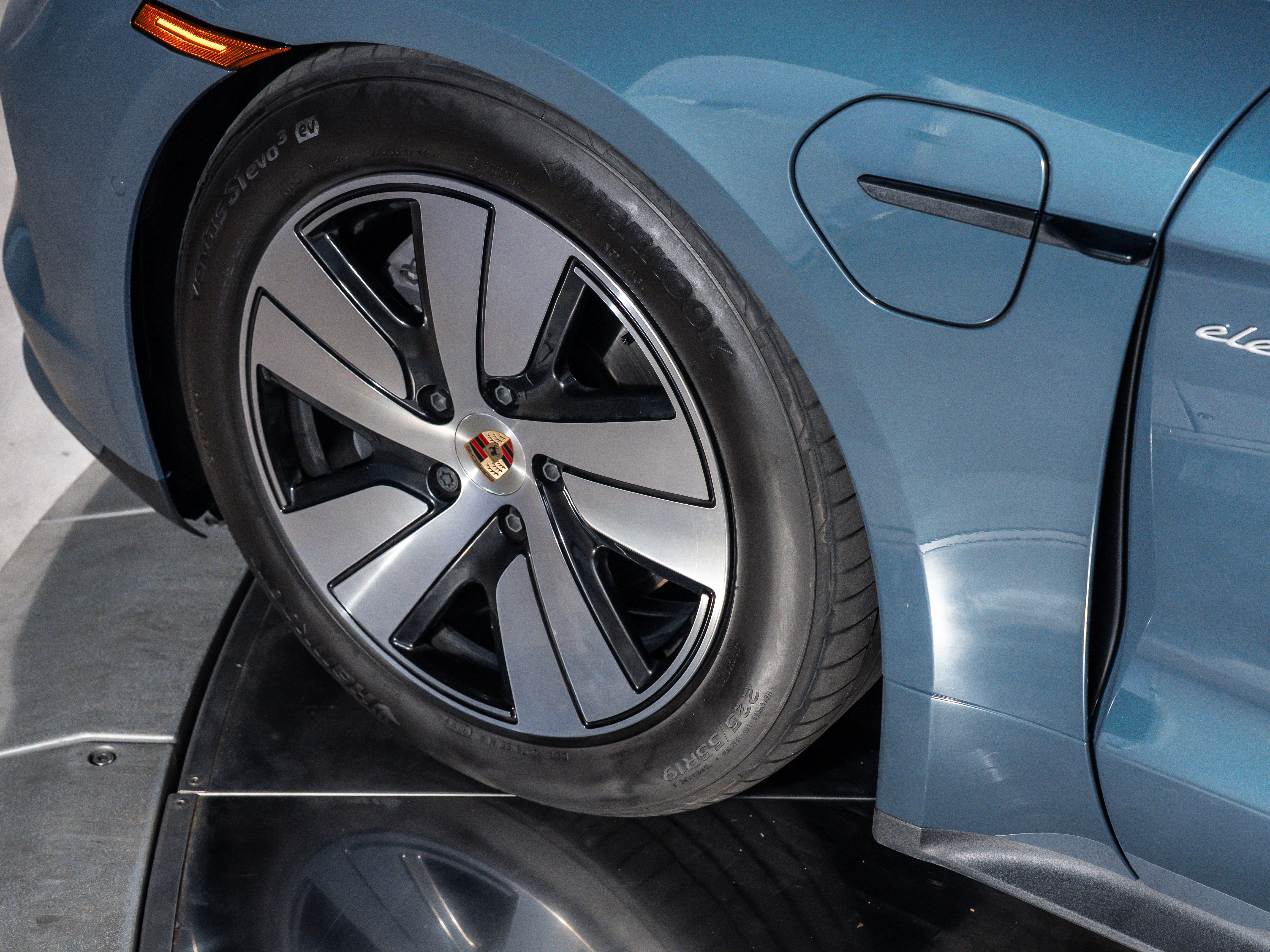 2025 Porsche Taycan Base