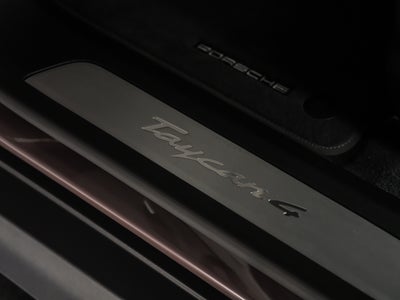 2025 Porsche Taycan BASE