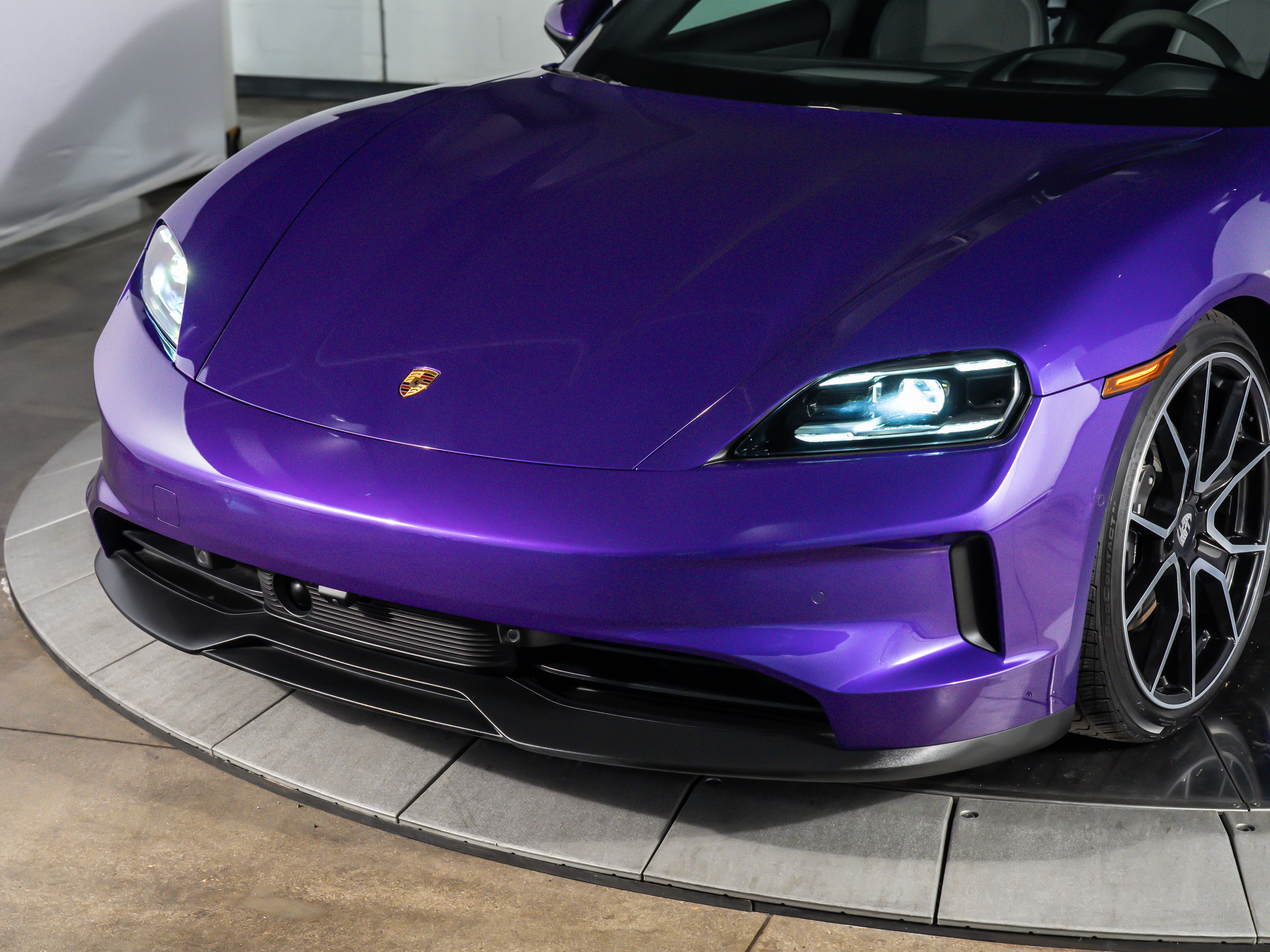 2025 Porsche Taycan 4