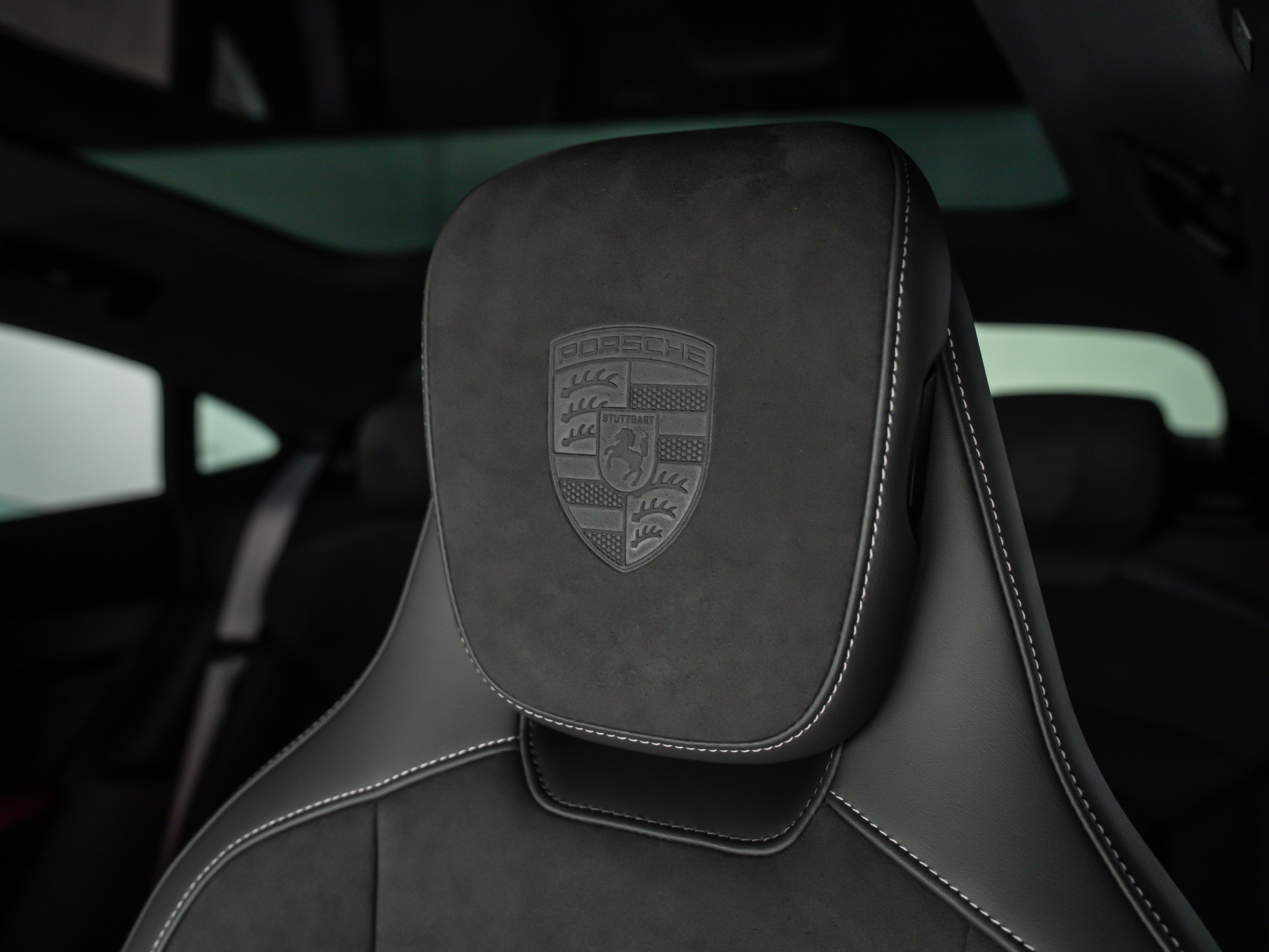 2025 Porsche Taycan 4