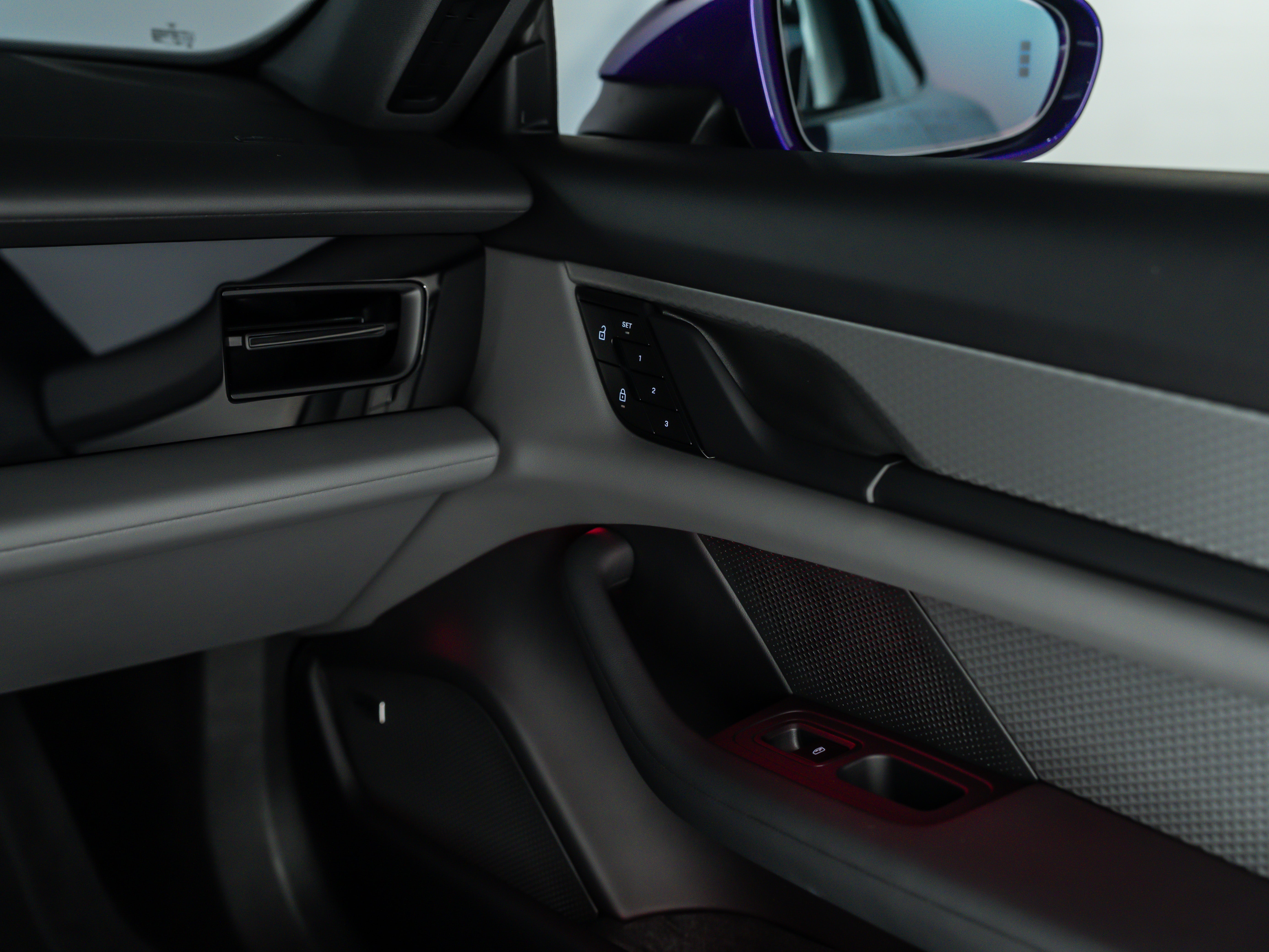 2025 Porsche Taycan 4