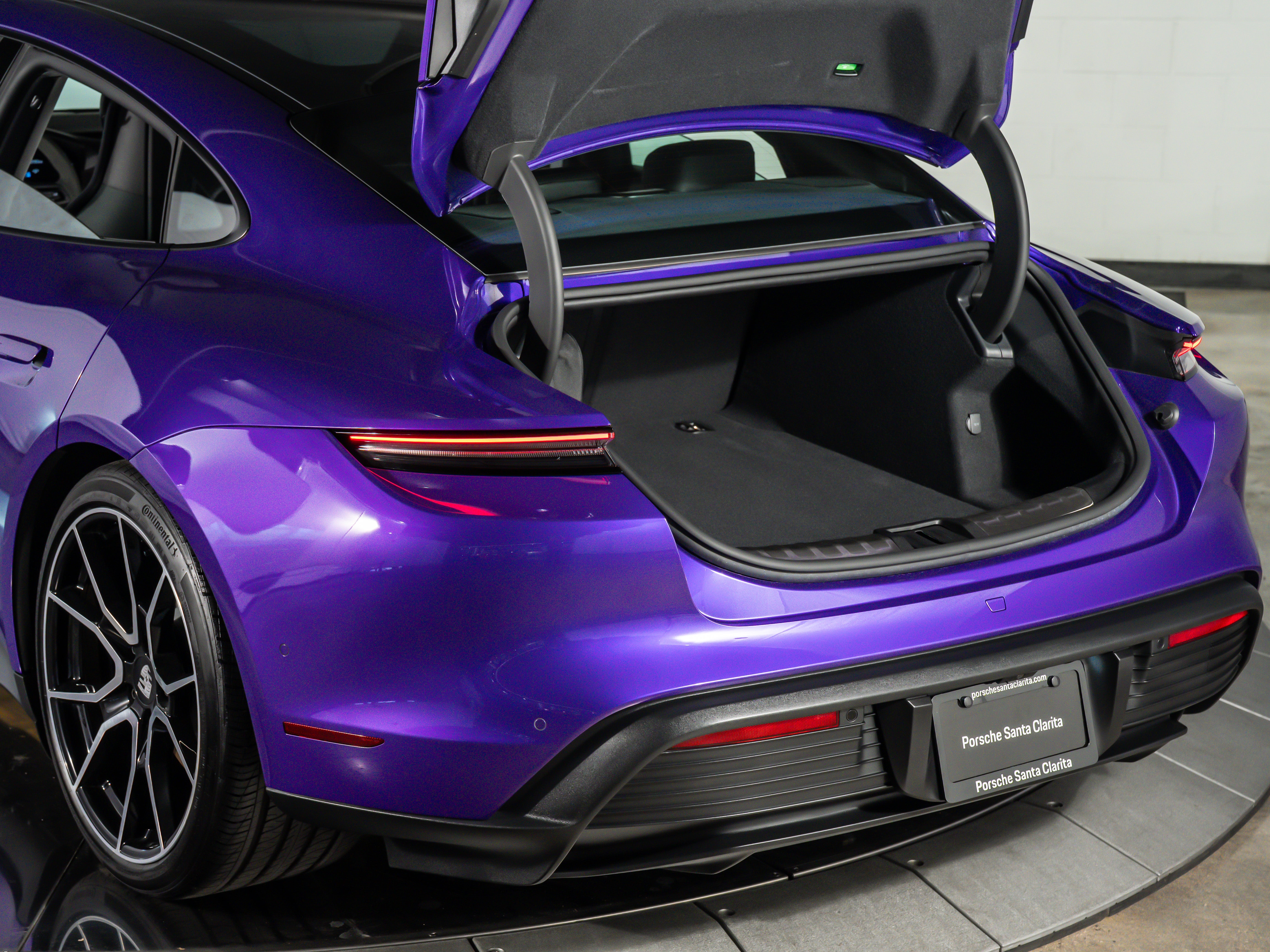 2025 Porsche Taycan 4