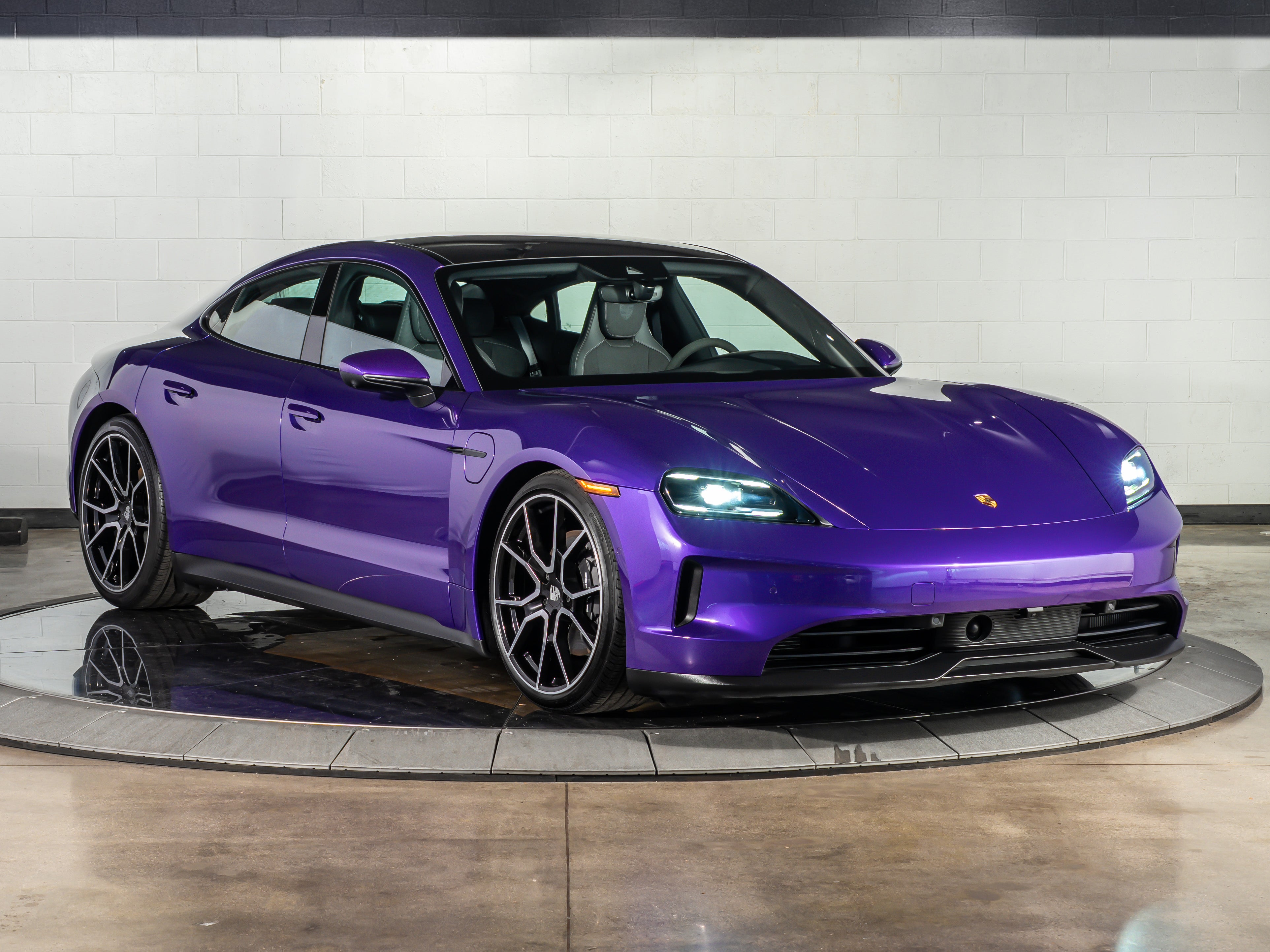 2025 Porsche Taycan 4