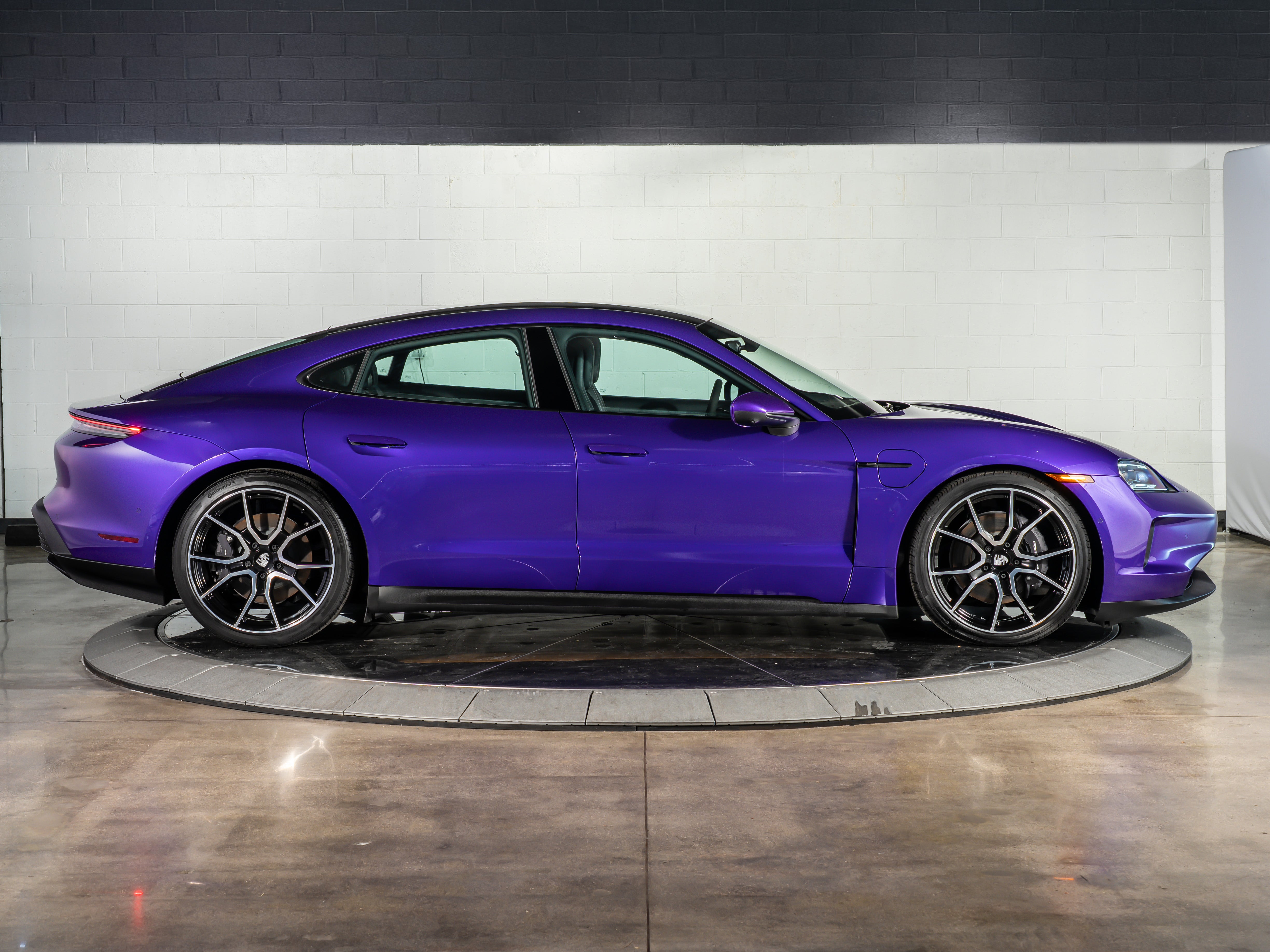 2025 Porsche Taycan 4