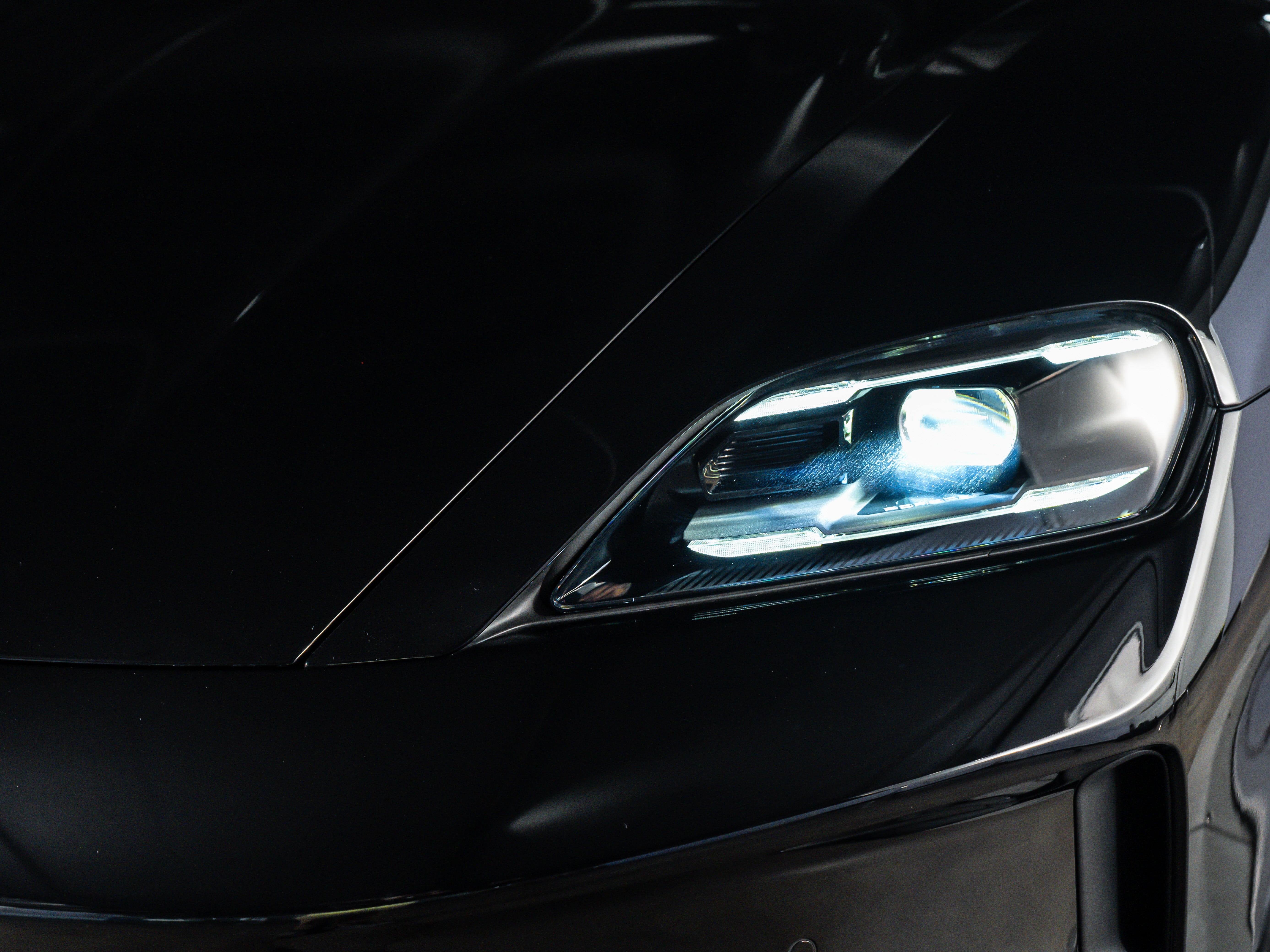 2026 Porsche Taycan 4