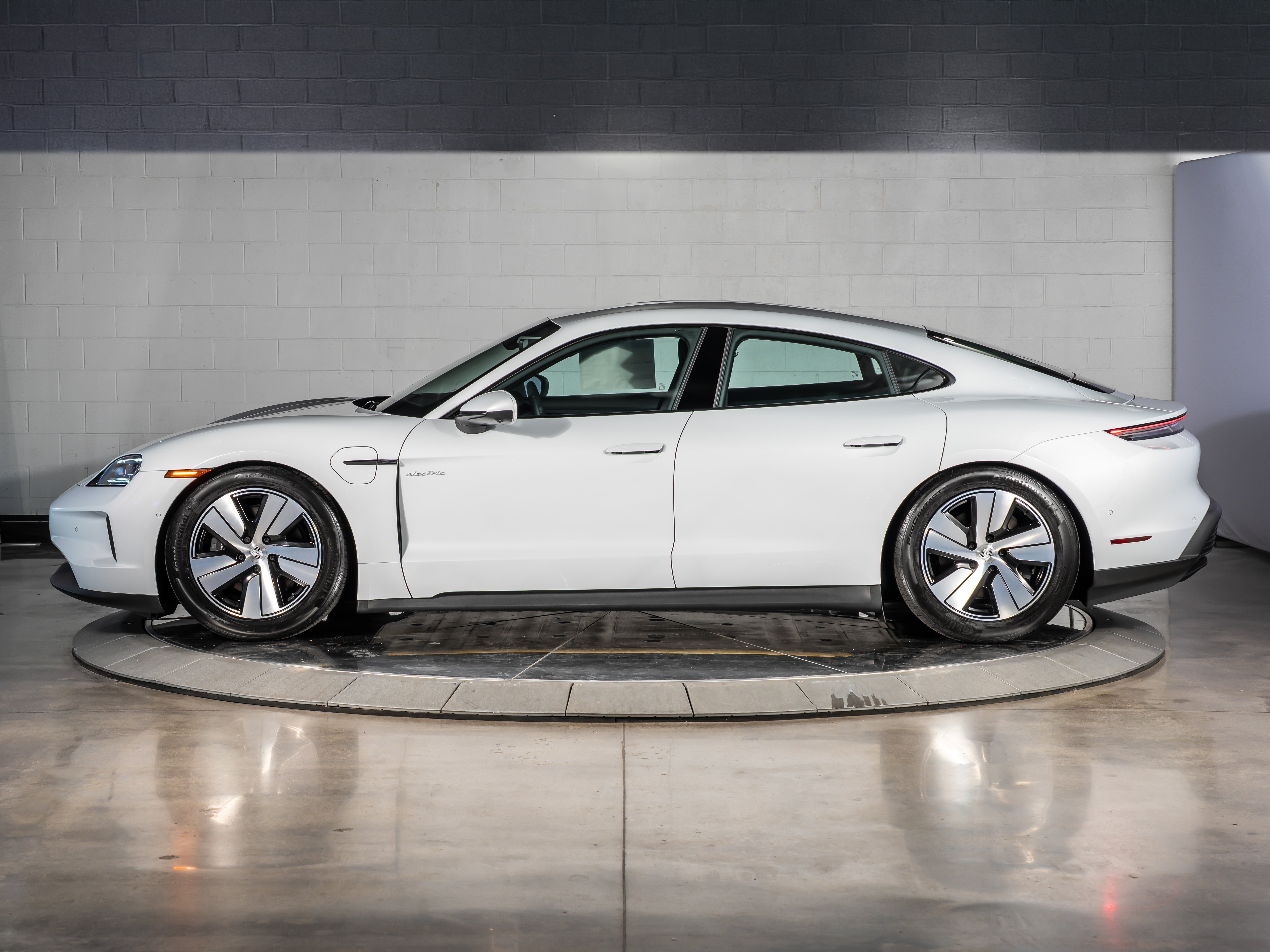 2026 Porsche Taycan 4