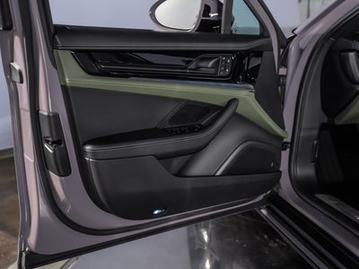 2024 Porsche Panamera 4