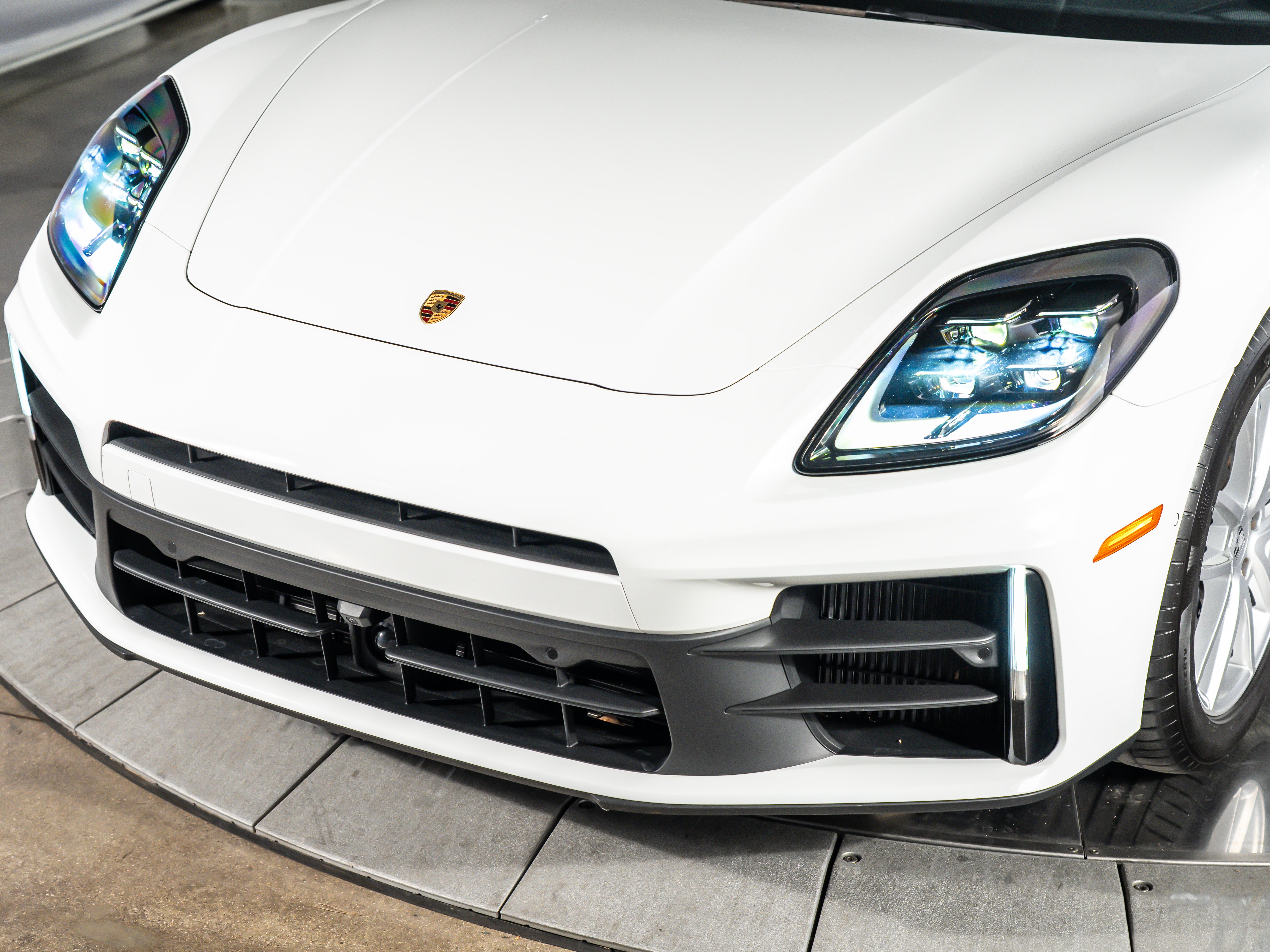 2025 Porsche Panamera Base