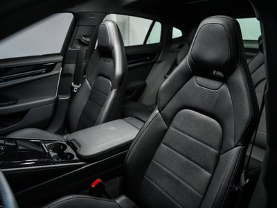 2025 Porsche Panamera Base