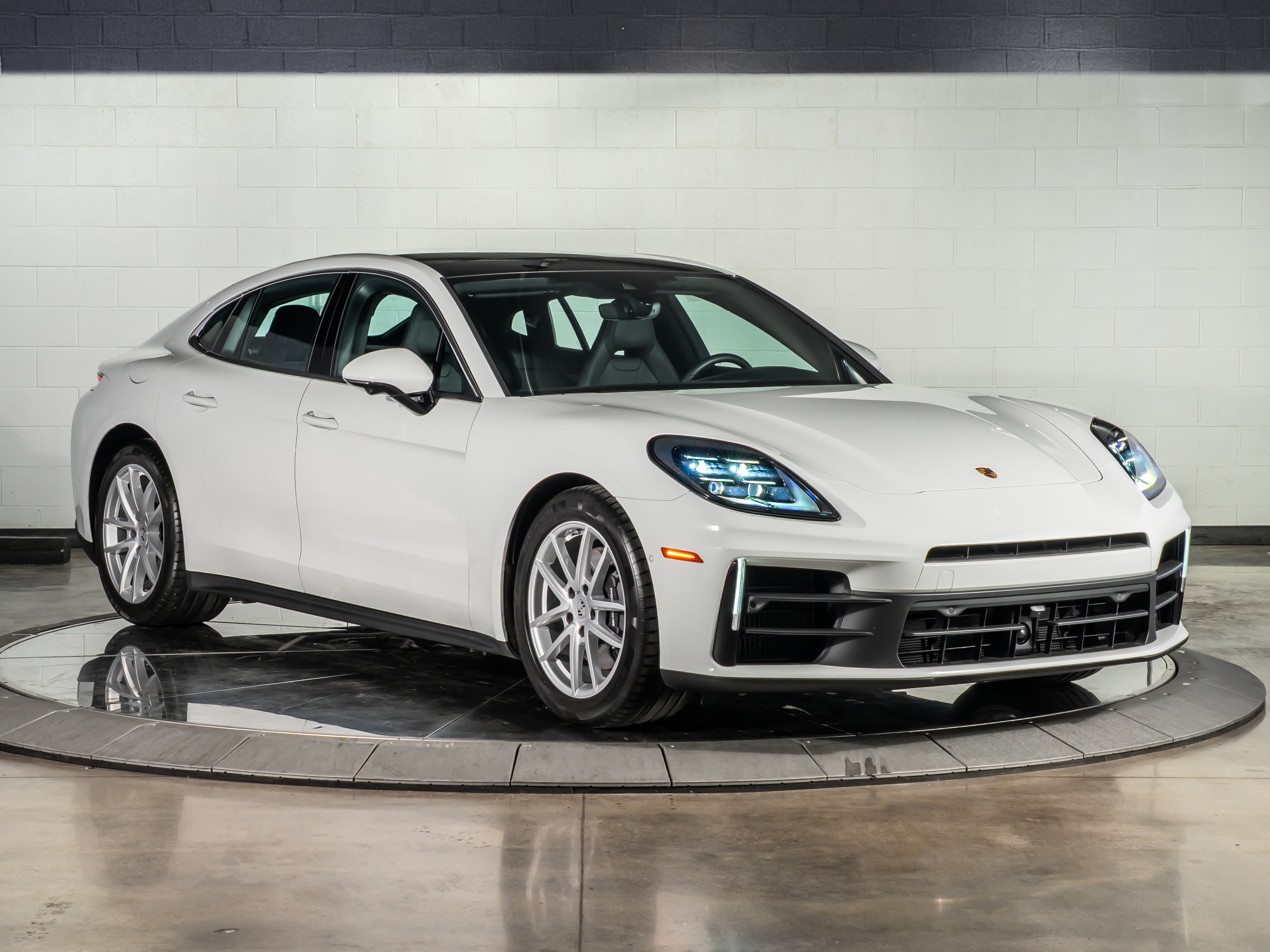 2025 Porsche Panamera Base