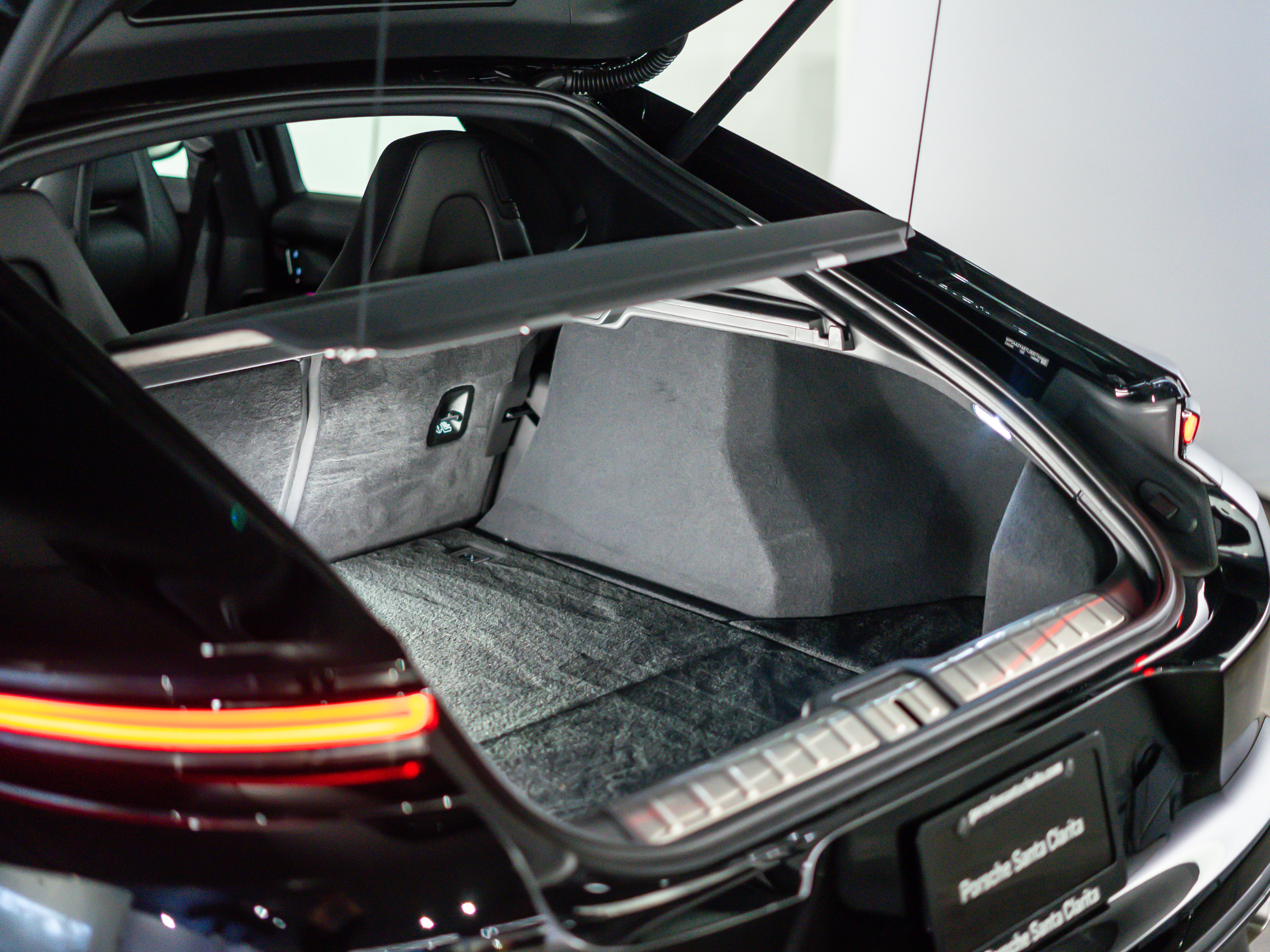 2026 Porsche Panamera 4