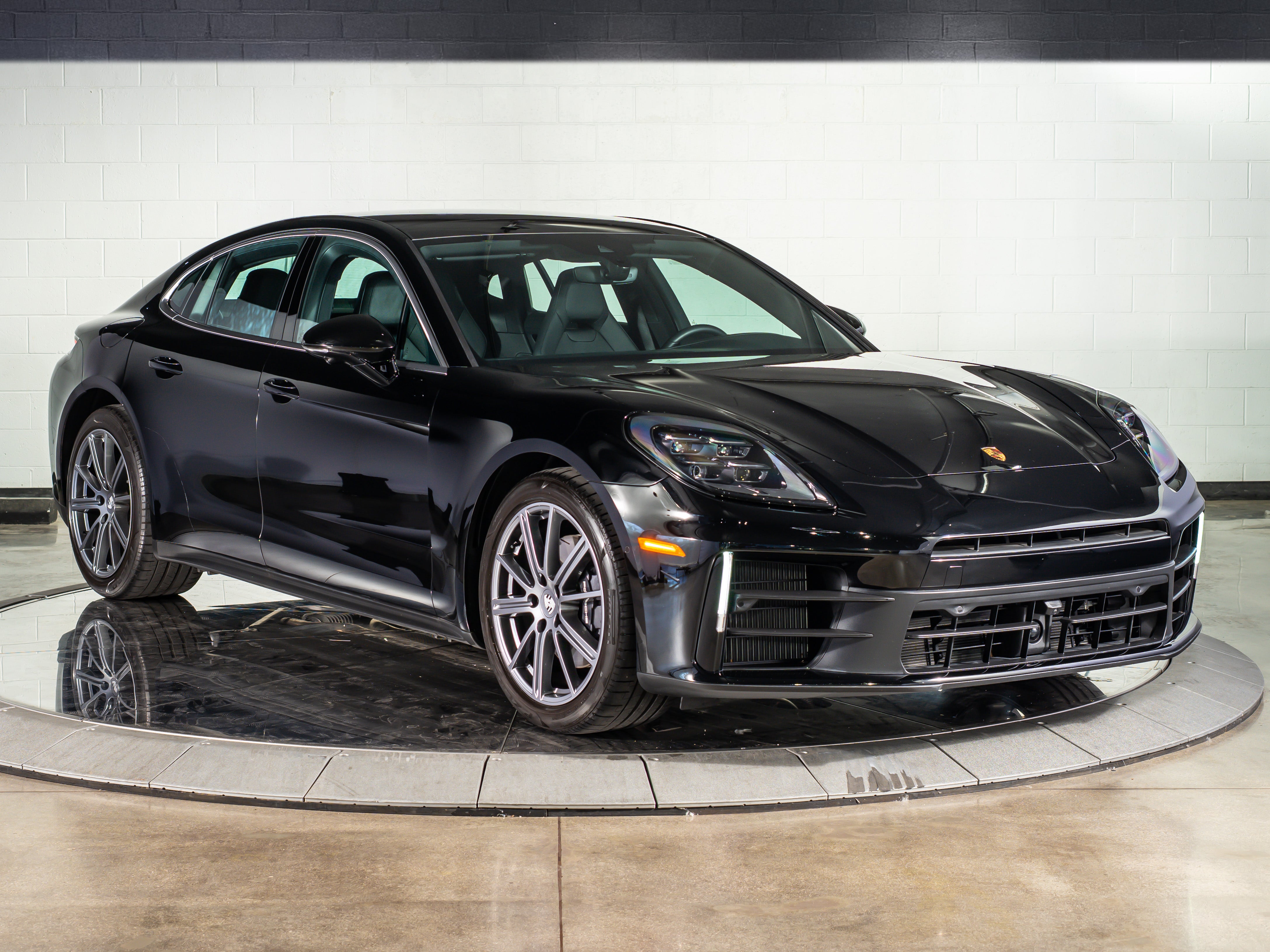 2026 Porsche Panamera 4