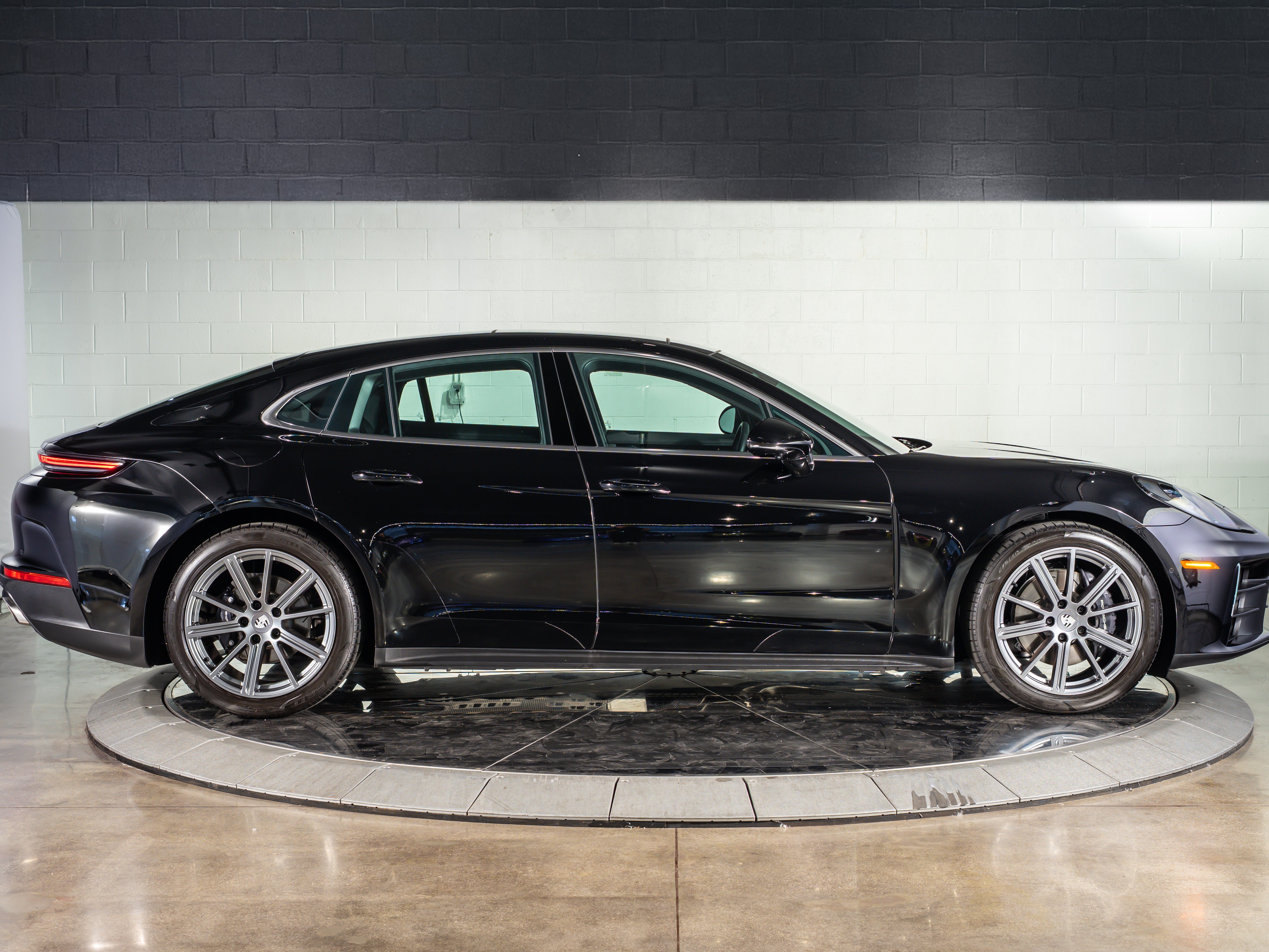2026 Porsche Panamera 4
