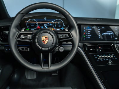 2026 Porsche Panamera 4
