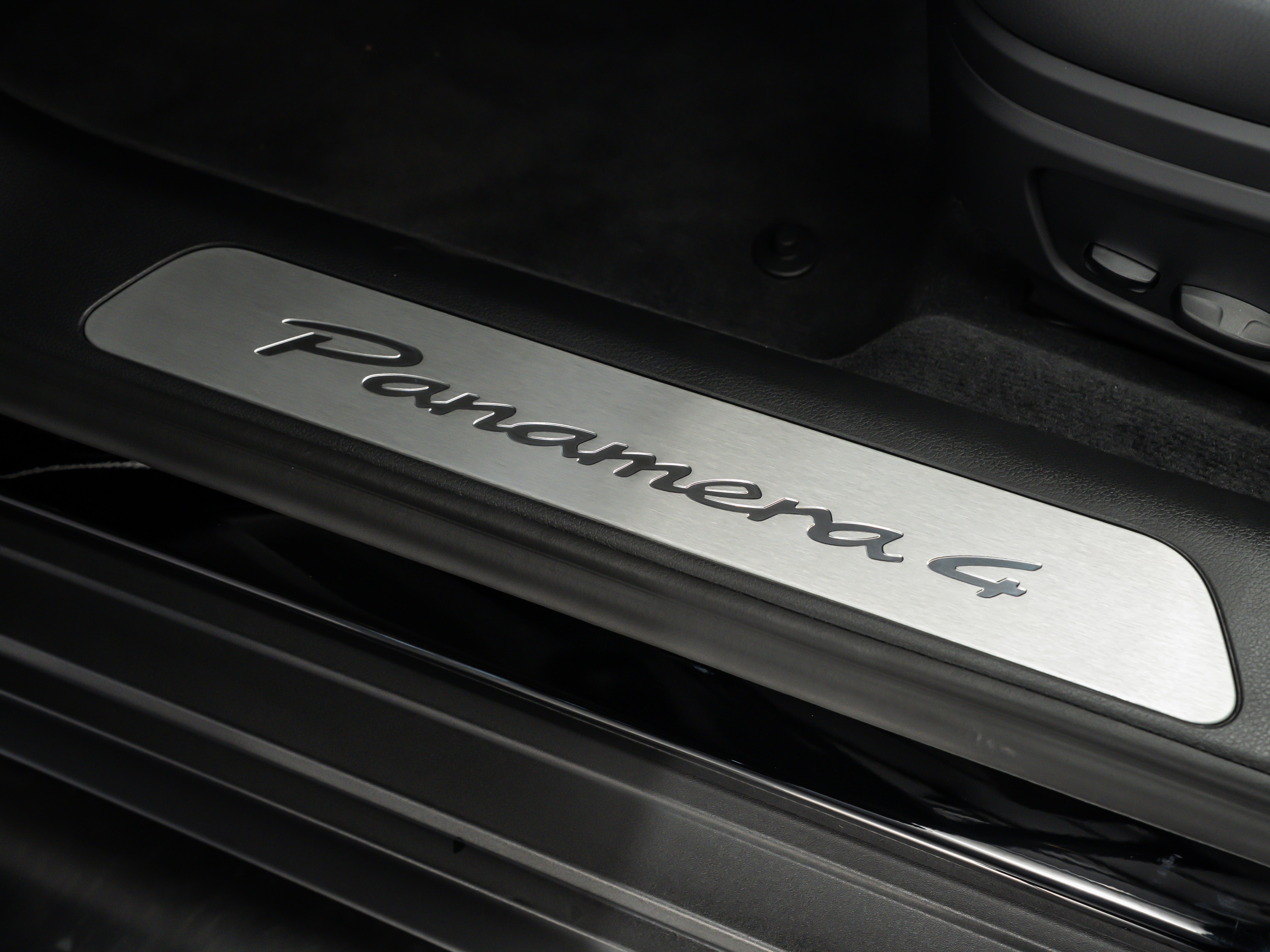 2026 Porsche Panamera 4
