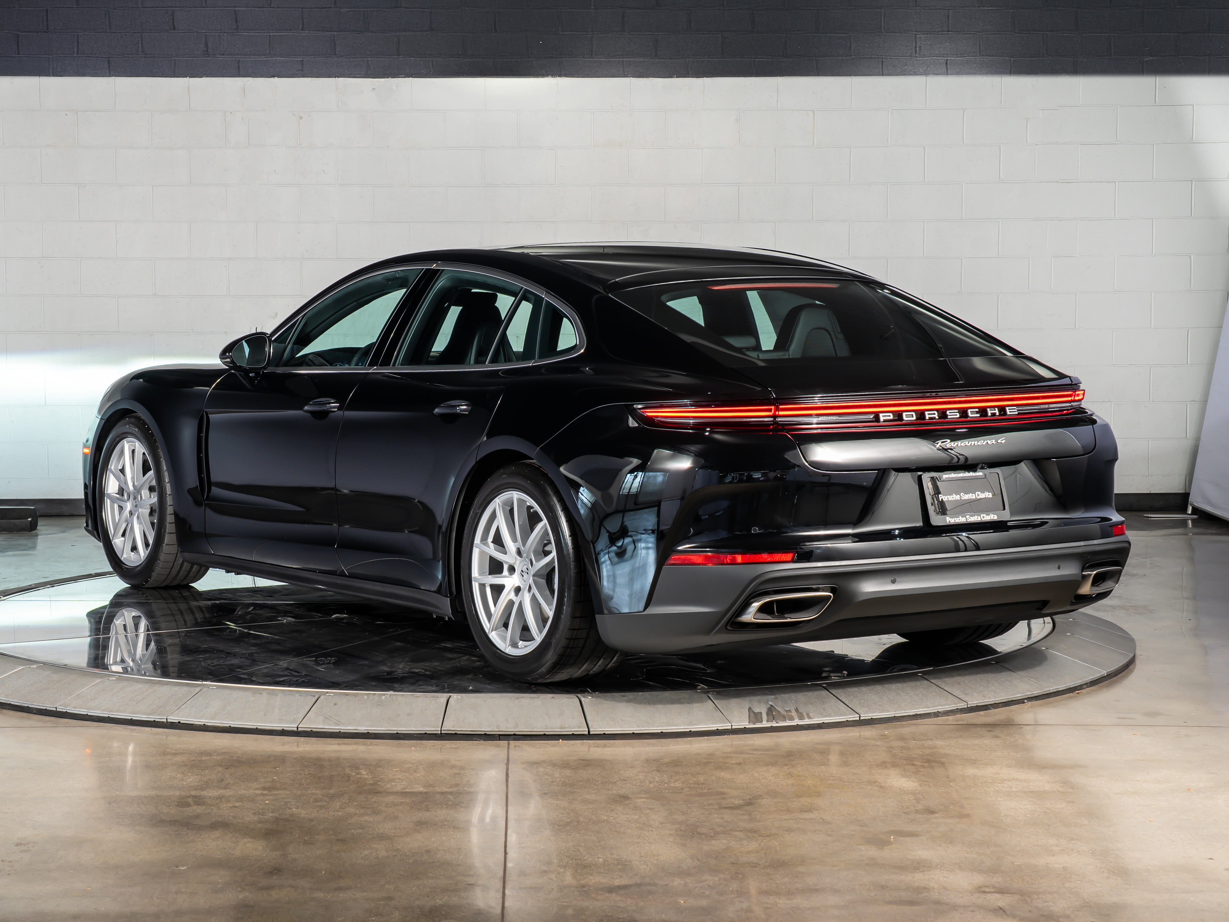 2026 Porsche Panamera 4