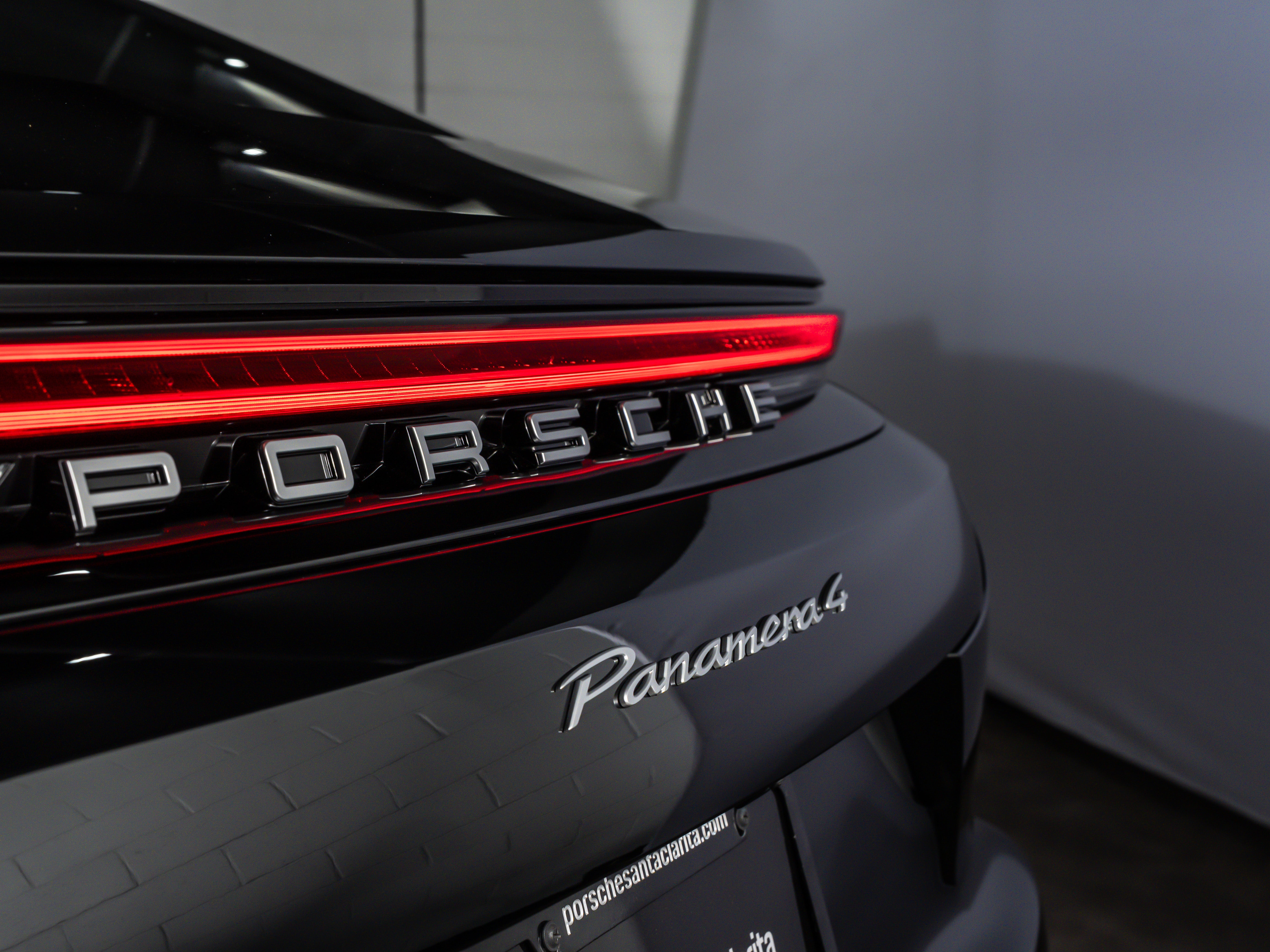 2026 Porsche Panamera 4